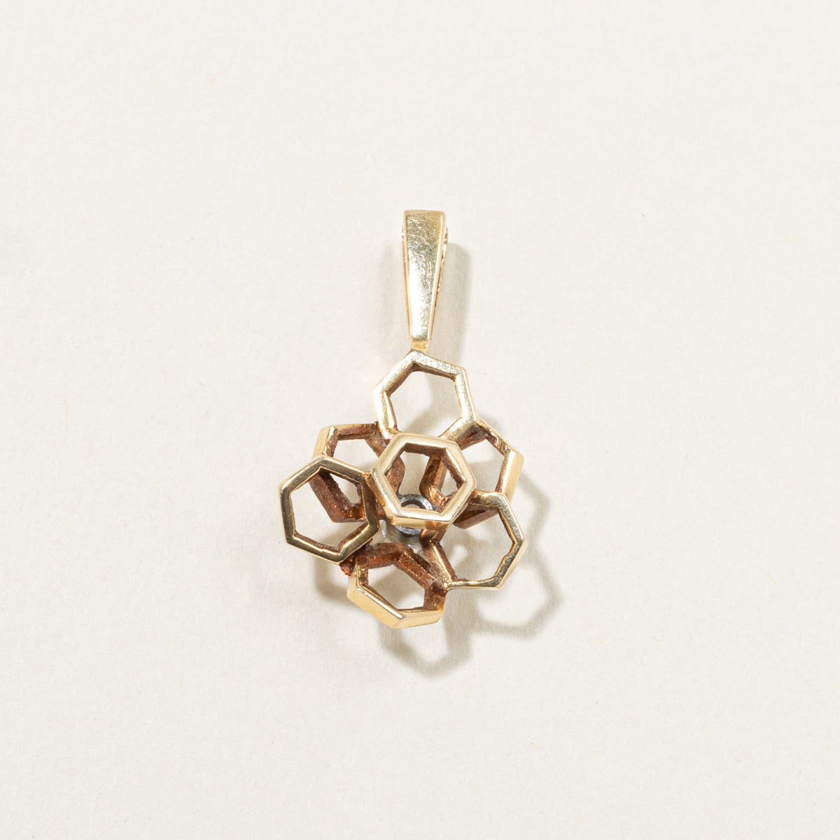 14k Solitaire Diamond Honeycomb Pendant | 0.14ct