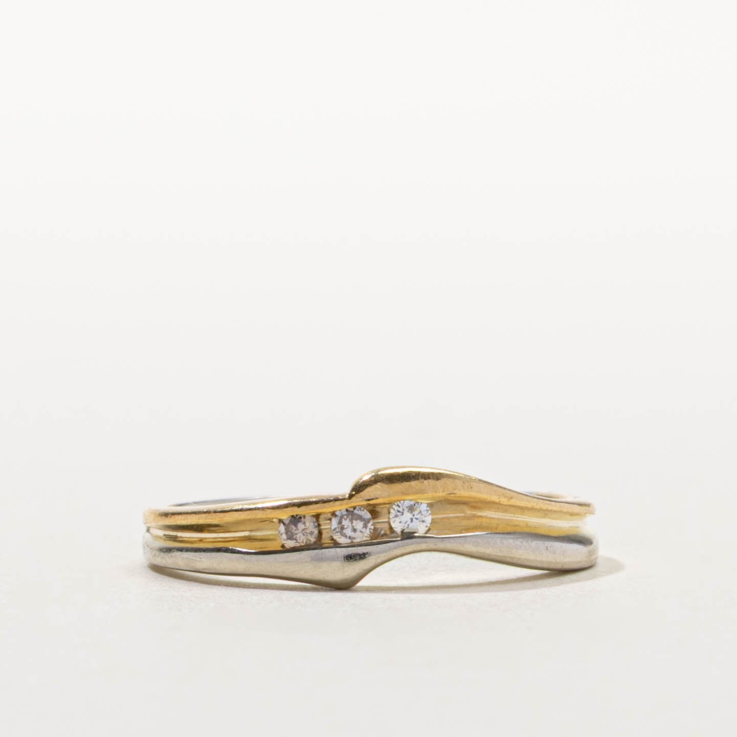 18k Two-Tone Wave Diamond Grooved Ring | SZ 7.25