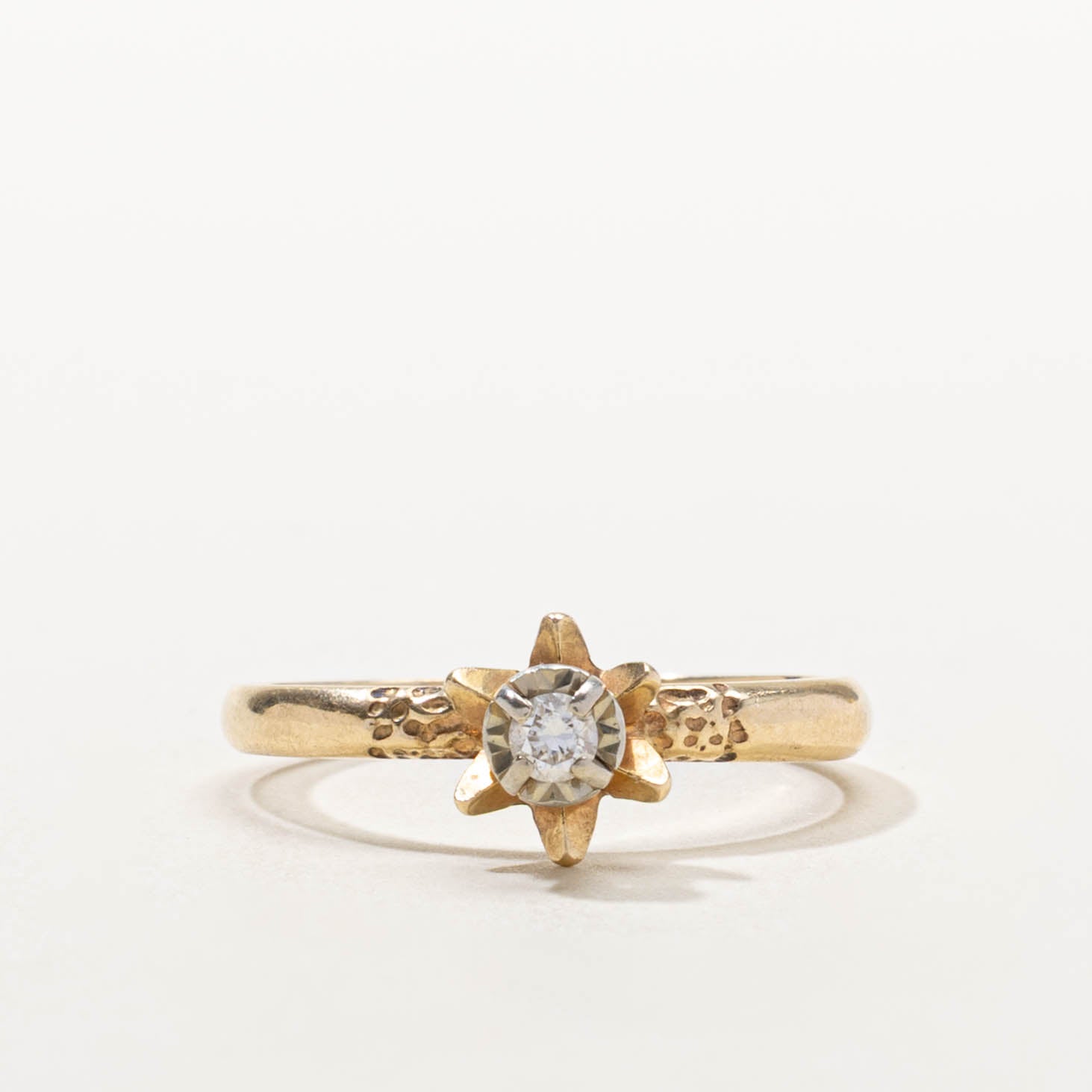 14k Illusion Set Diamond Star Ring | SZ 8