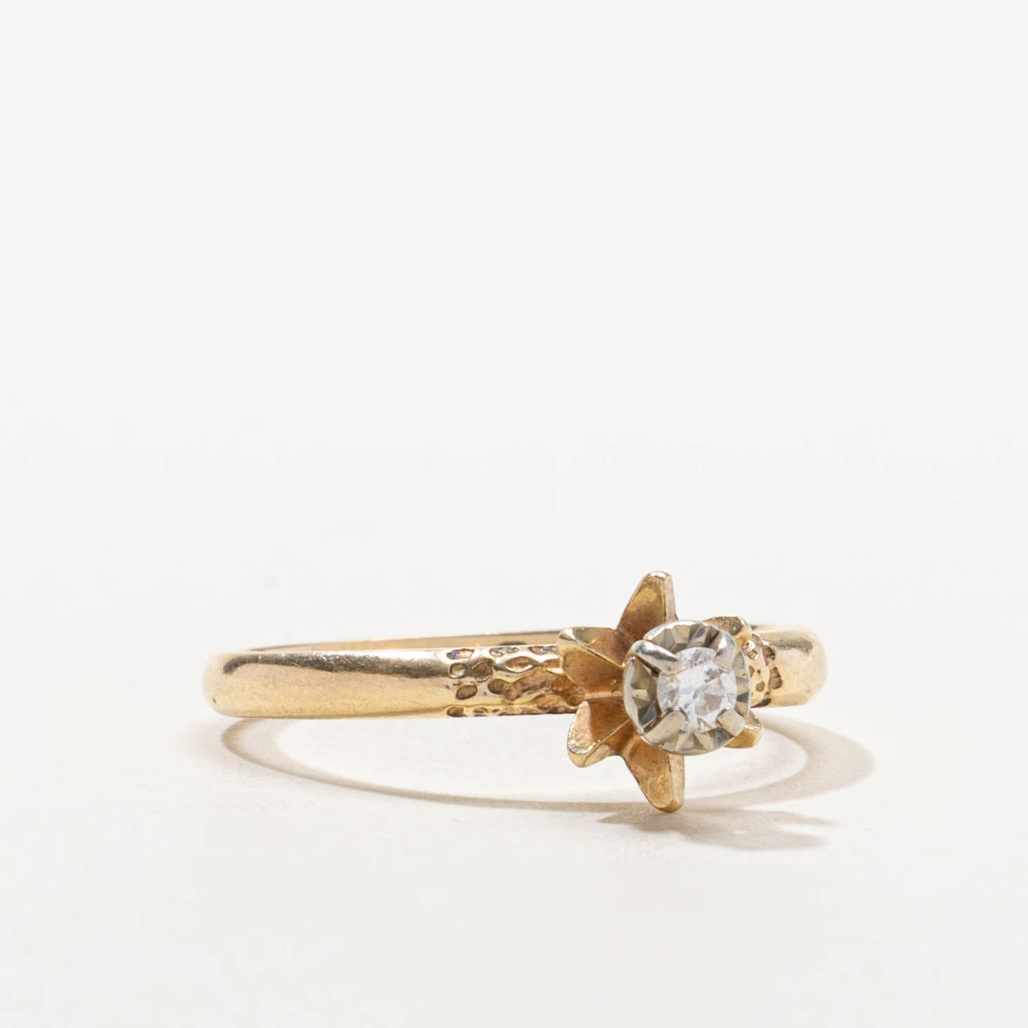 14k Illusion Set Diamond Star Ring | SZ 8