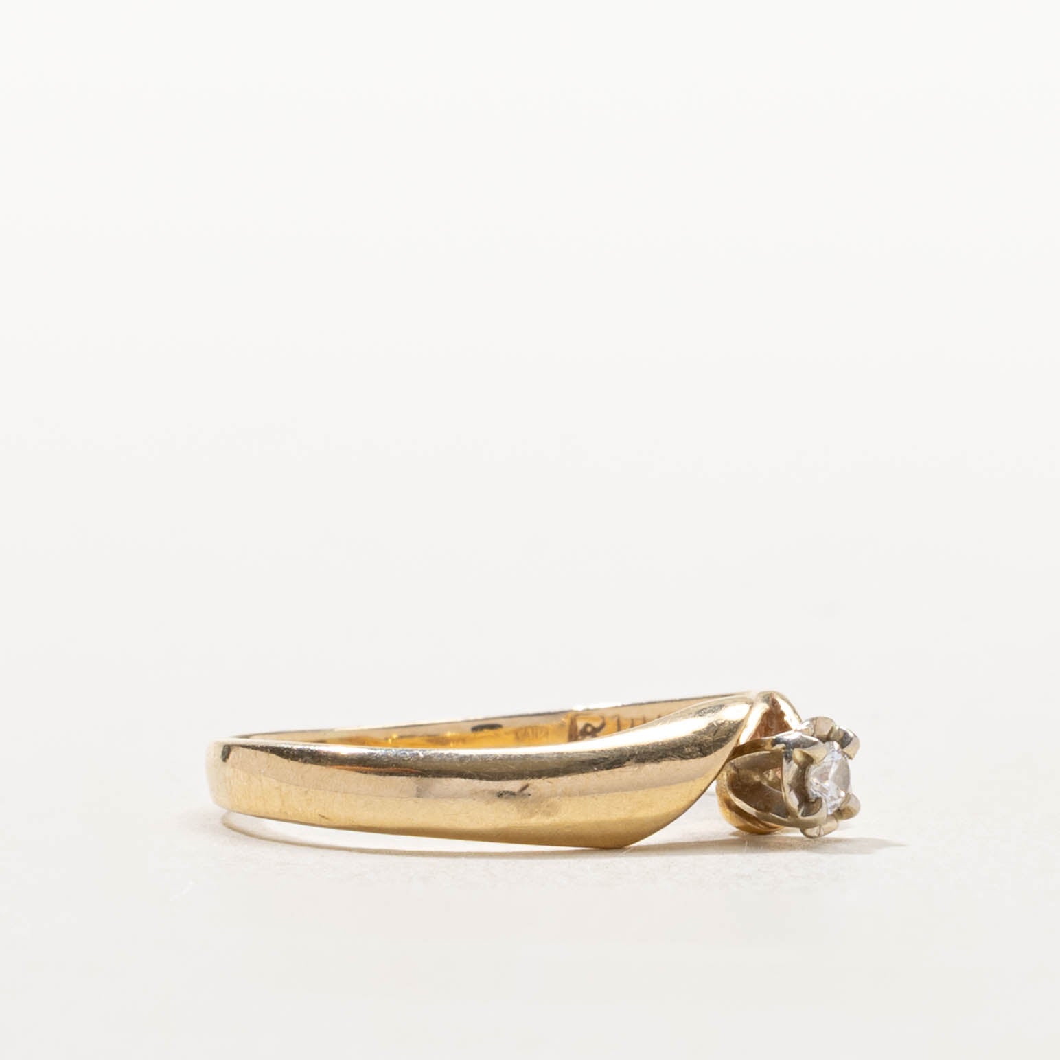 14k Illusion Set Round Brilliant Cut Diamond Ring | SZ 7.25