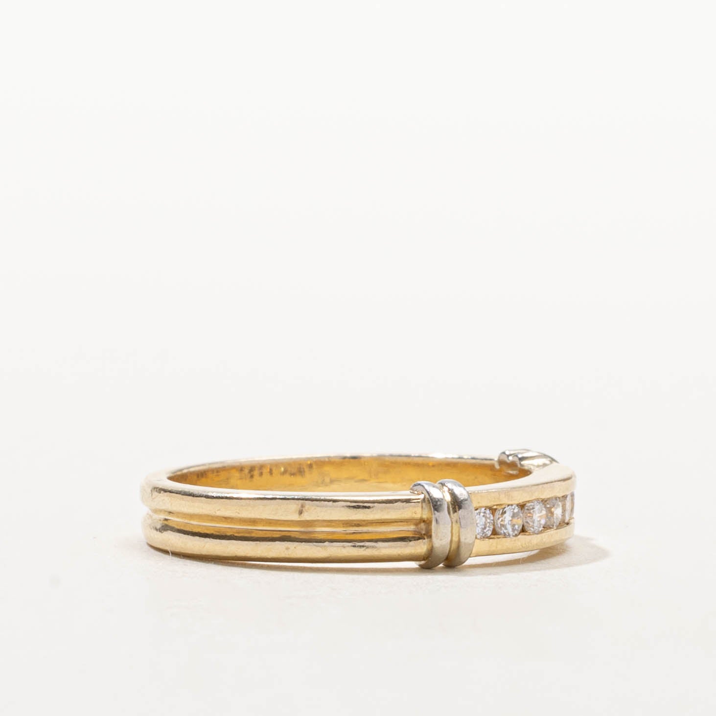 14k Round Brilliant Channel Set Diamond Grooved Band | SZ 8
