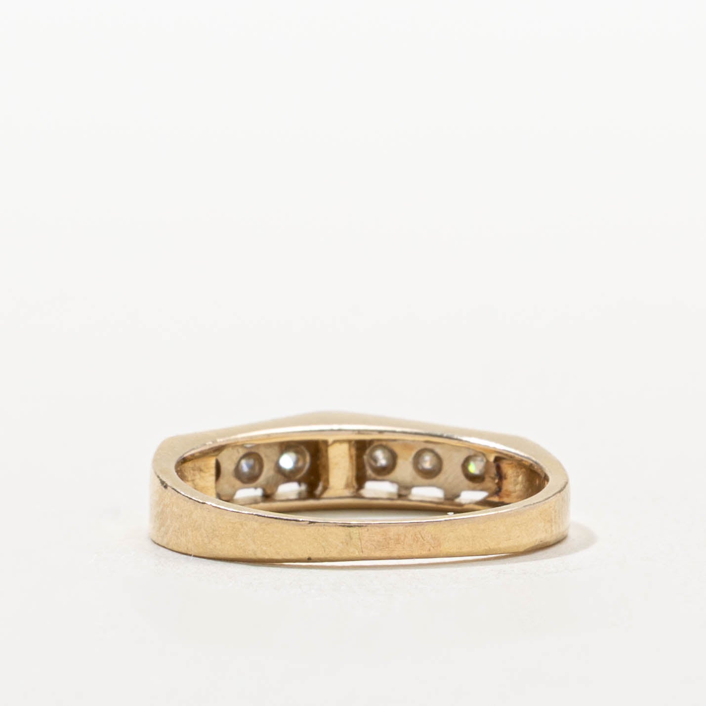 14k Round Brilliant Diamond Pointed Band | SZ 6