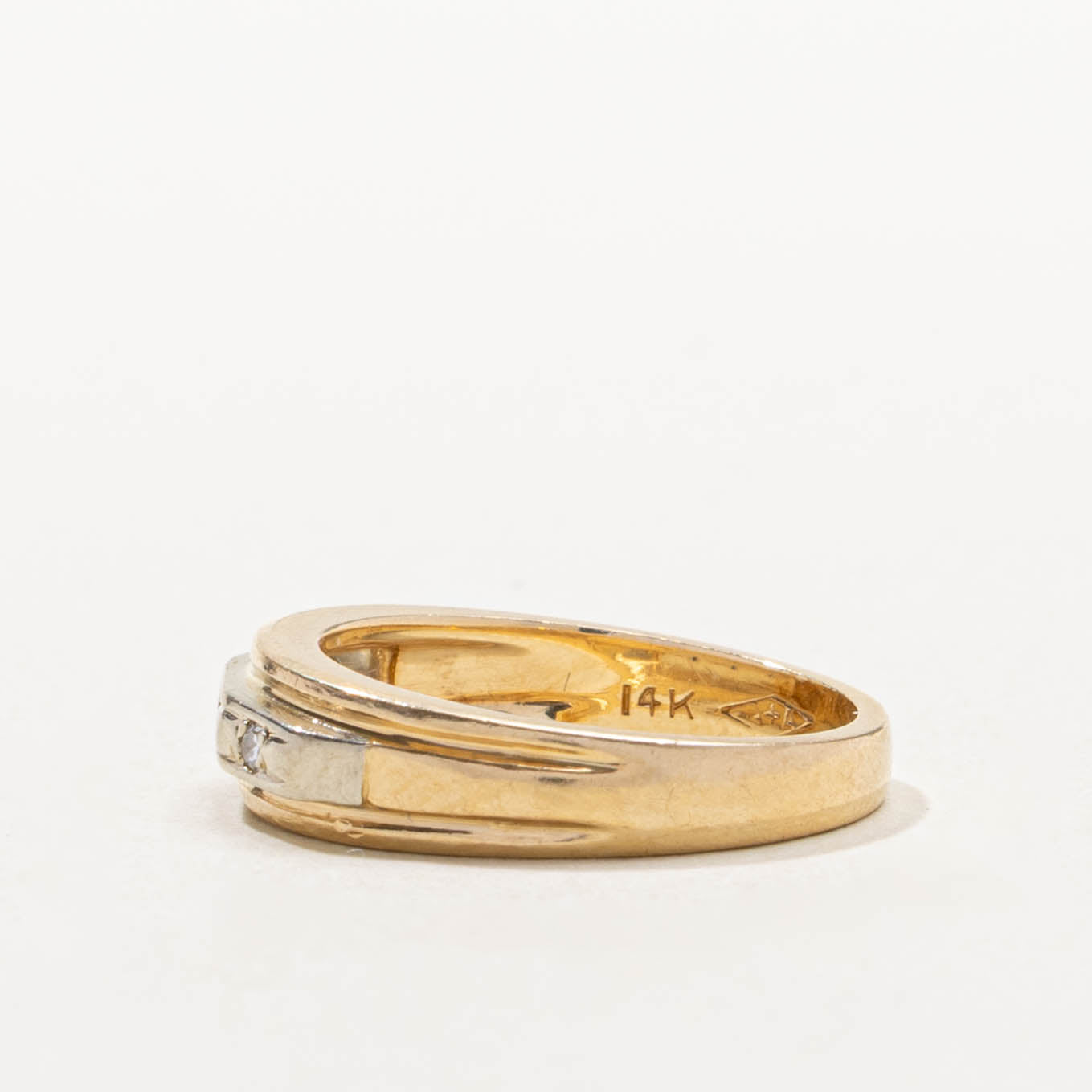 14k Two Tone Gold Three Stone Diamond Grooved Band | SZ 4