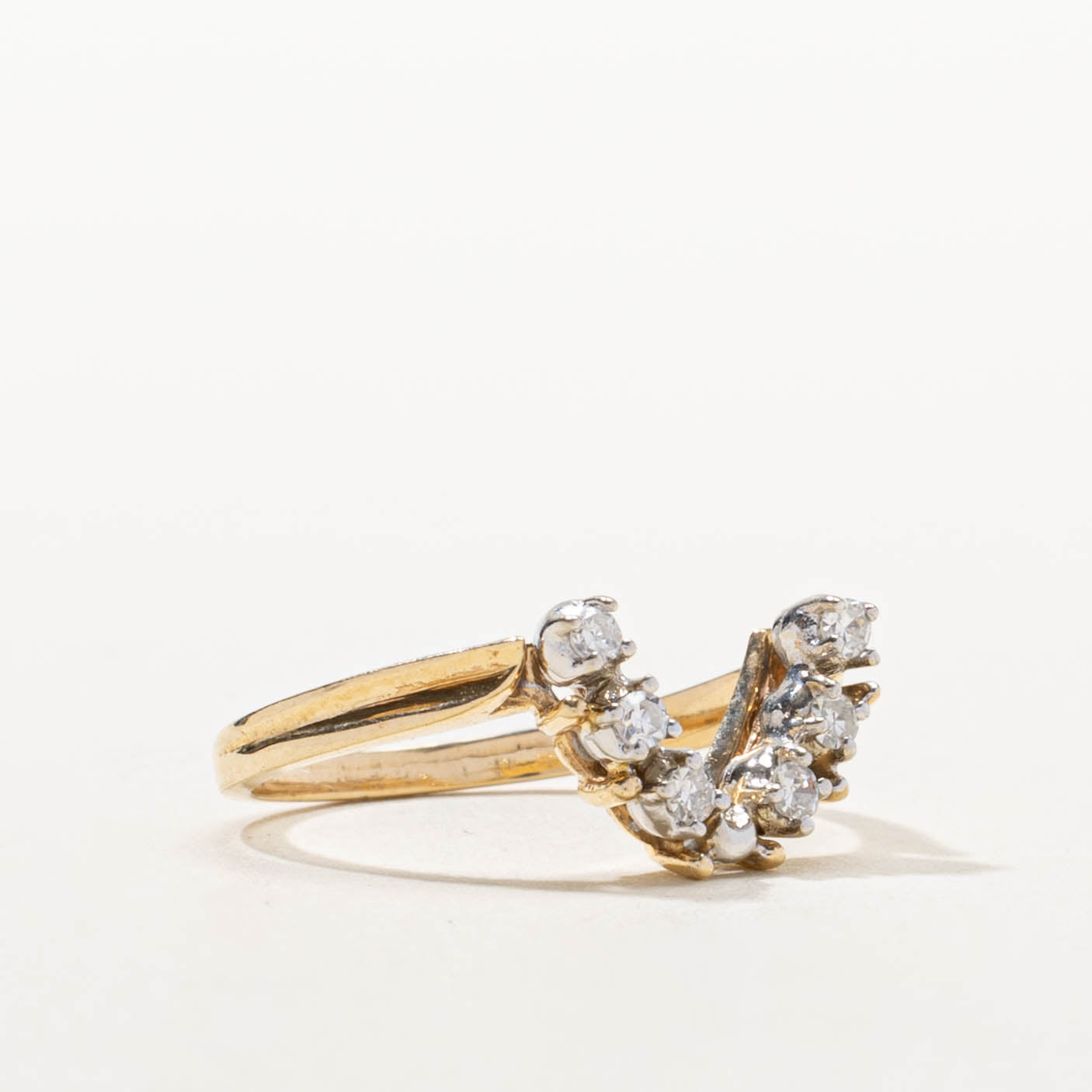 14k Diamond Chevron Ring | SZ 6.25