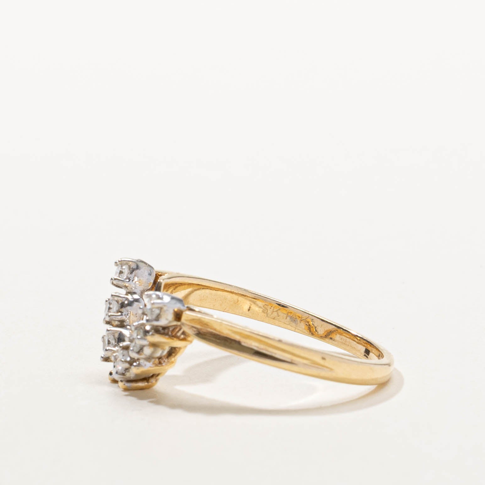 14k Diamond Chevron Ring | SZ 6.25