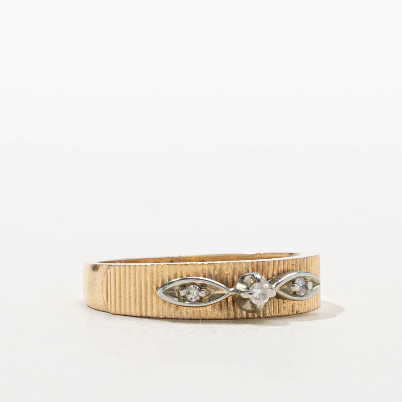 Vintage Canadian Diamond Accented Fluted Band | SZ 4.25
