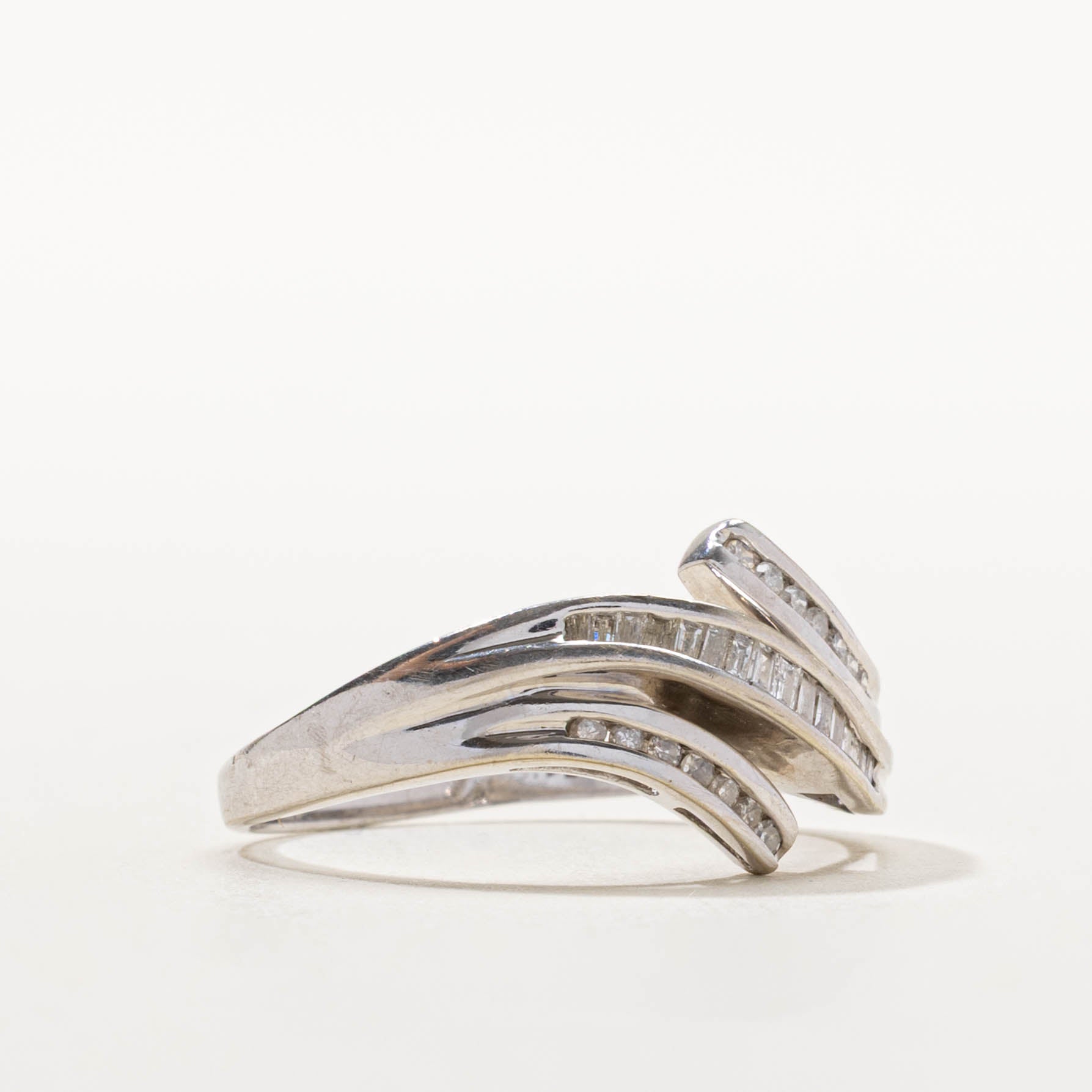 14k Channel Set Diamond Wave Ring | SZ 10.75