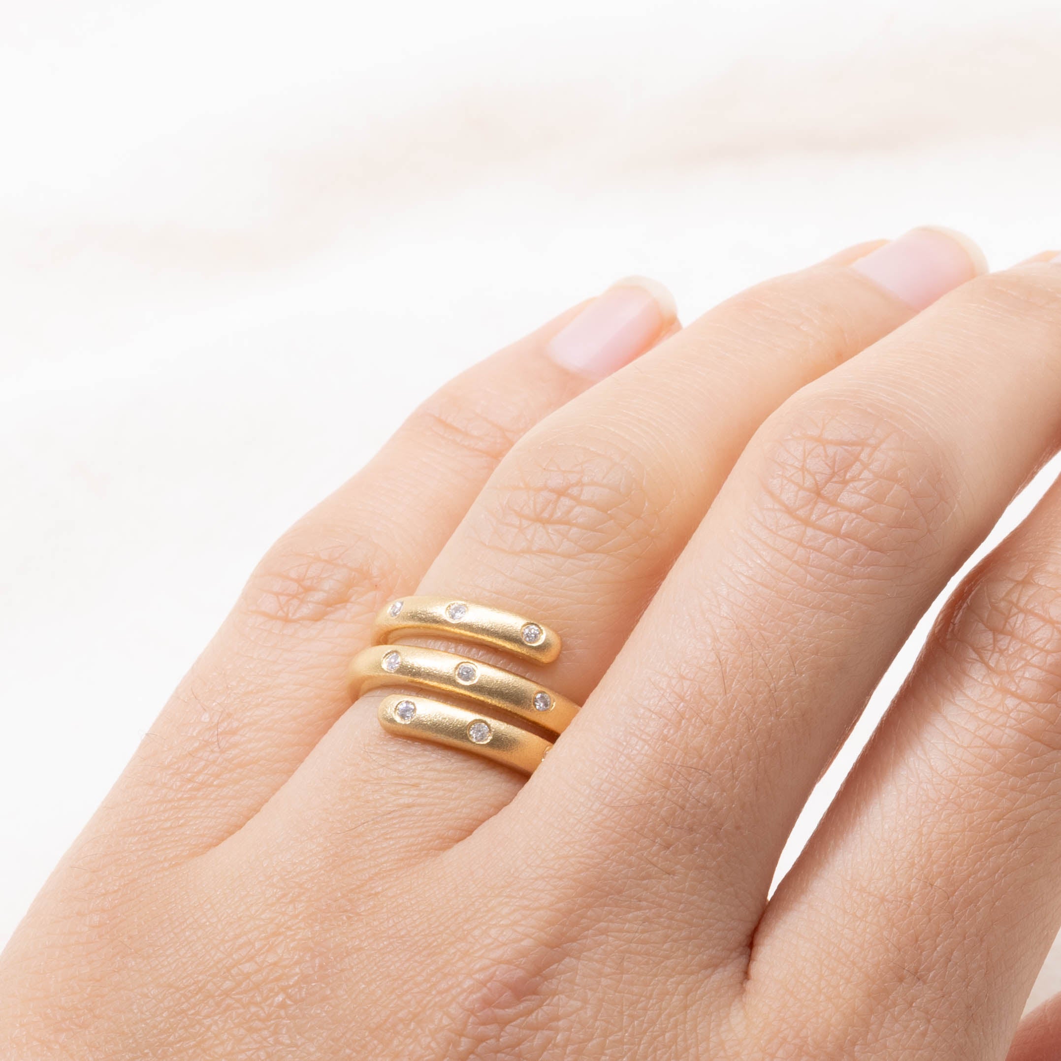 18k Scattered Diamond Wrap Ring | SZ 5.25