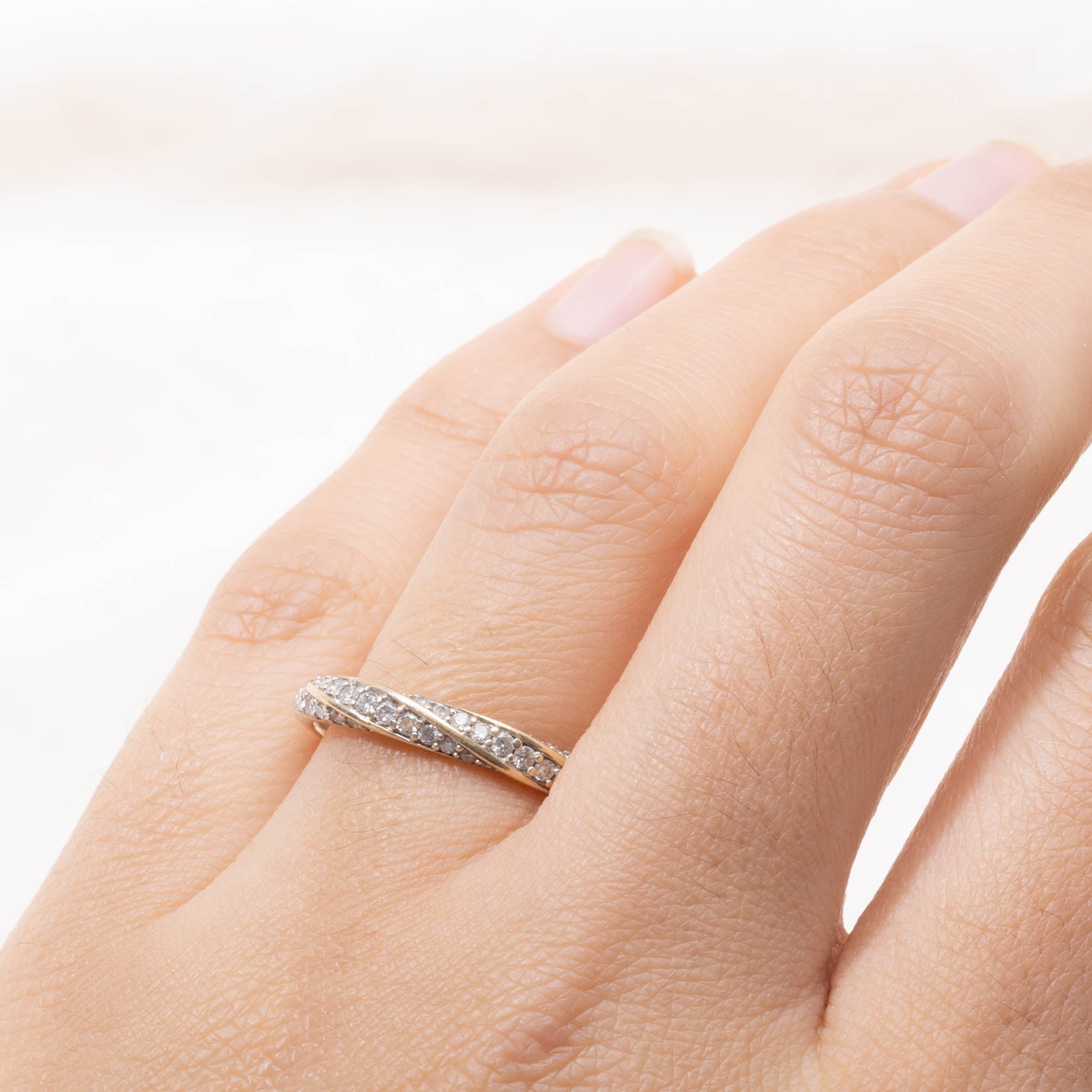 14k Semi Eternity Diamond Twisted Band | SZ 7