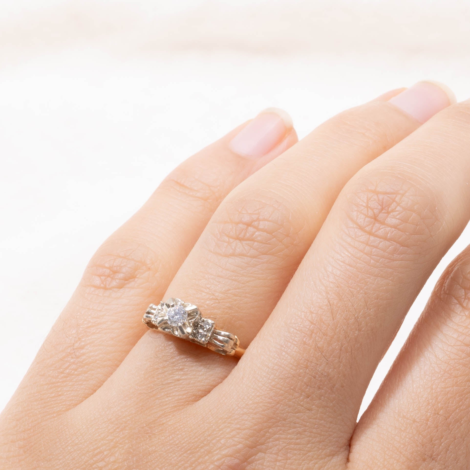 14k Illusion Set Diamond Accented Textured Ring | SZ 4.75