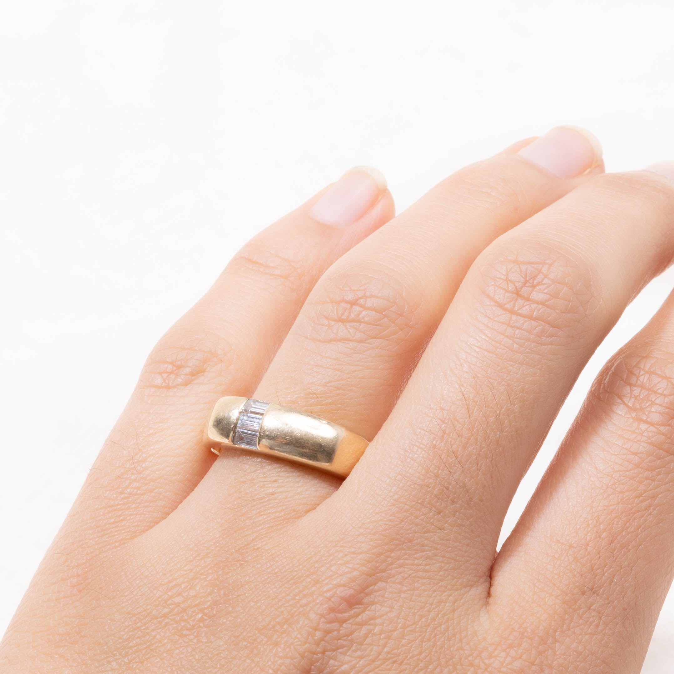 14k Baguette Cut Diamond Accented Soft Square Band | SZ 7.25