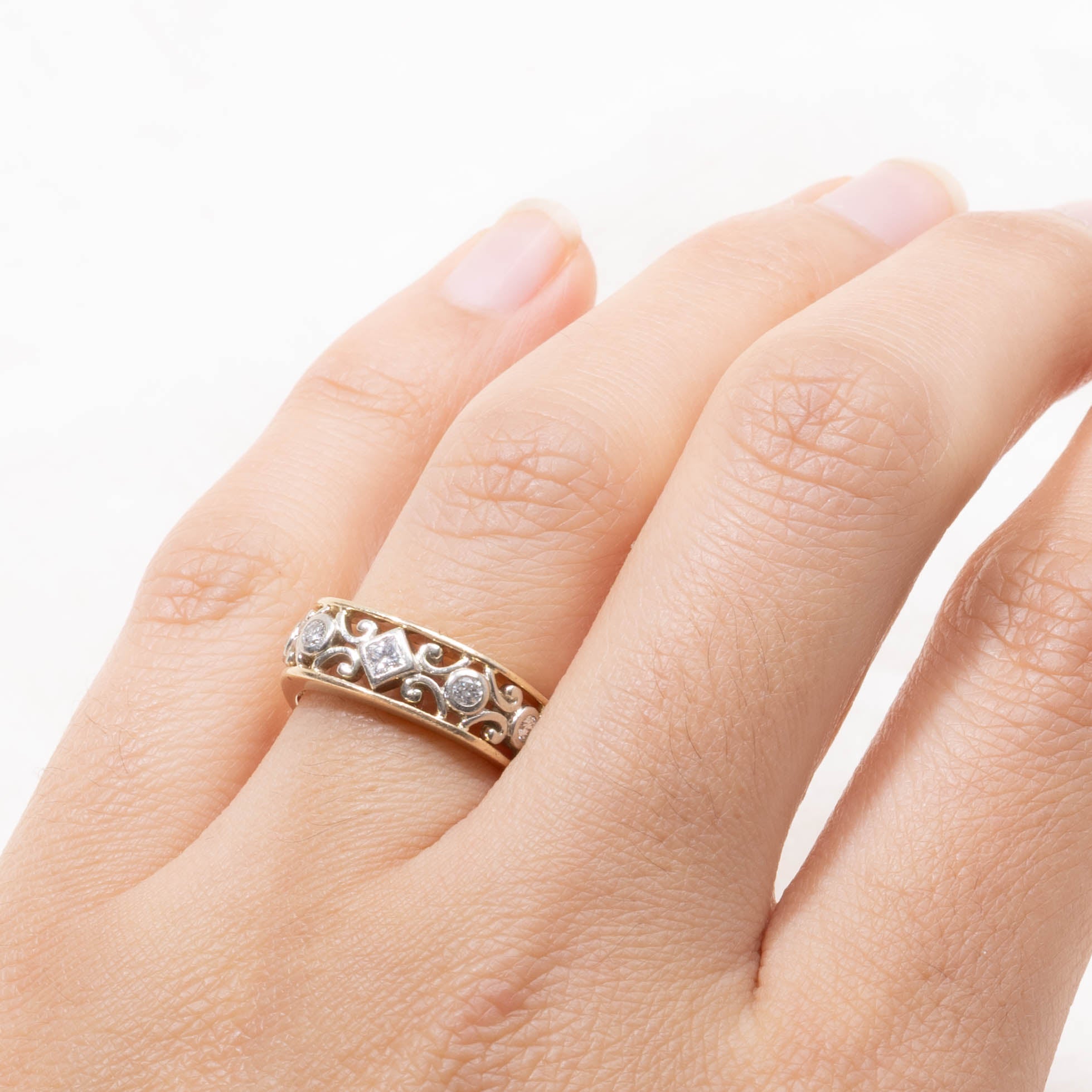 14k Bezel Set Multi Cut Diamond Scrollwork Band | SZ 6.75