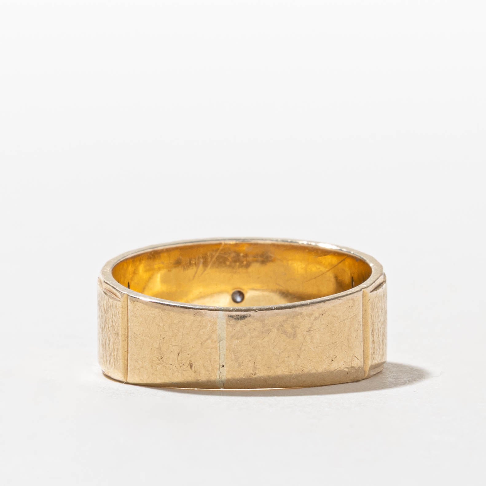 10k Star Set Diamond Engraved Band | SZ 9