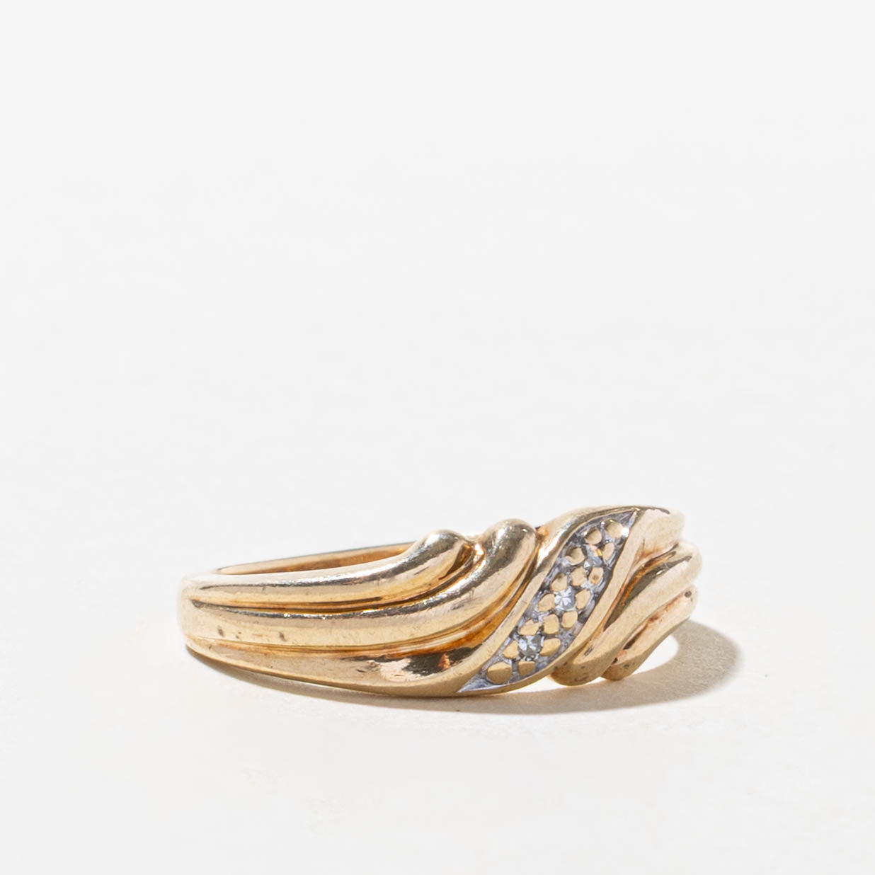 10k Diamond Wave Design Ring | SZ 5.25