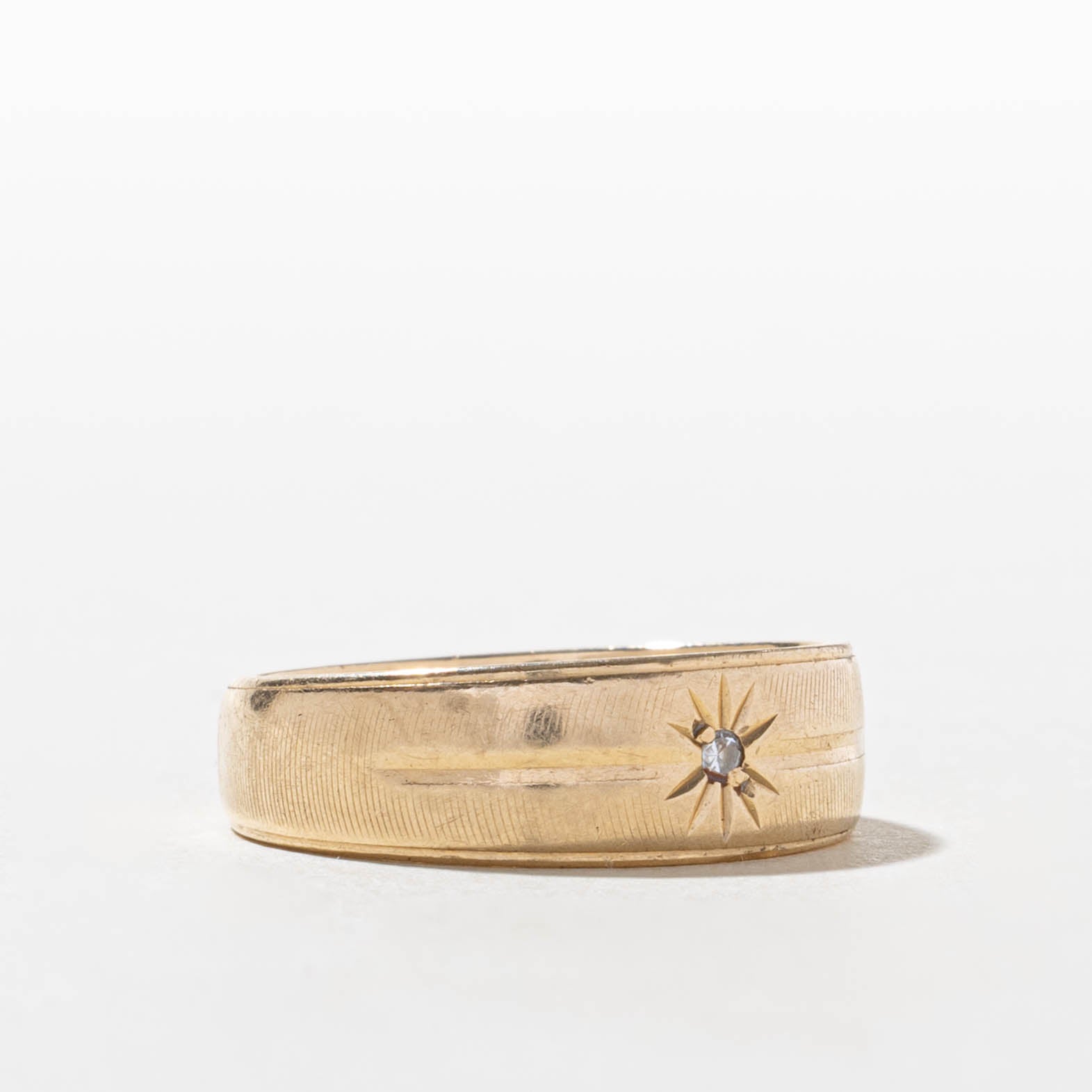 10k Star Set Diamond Textured Band | SZ 9.5