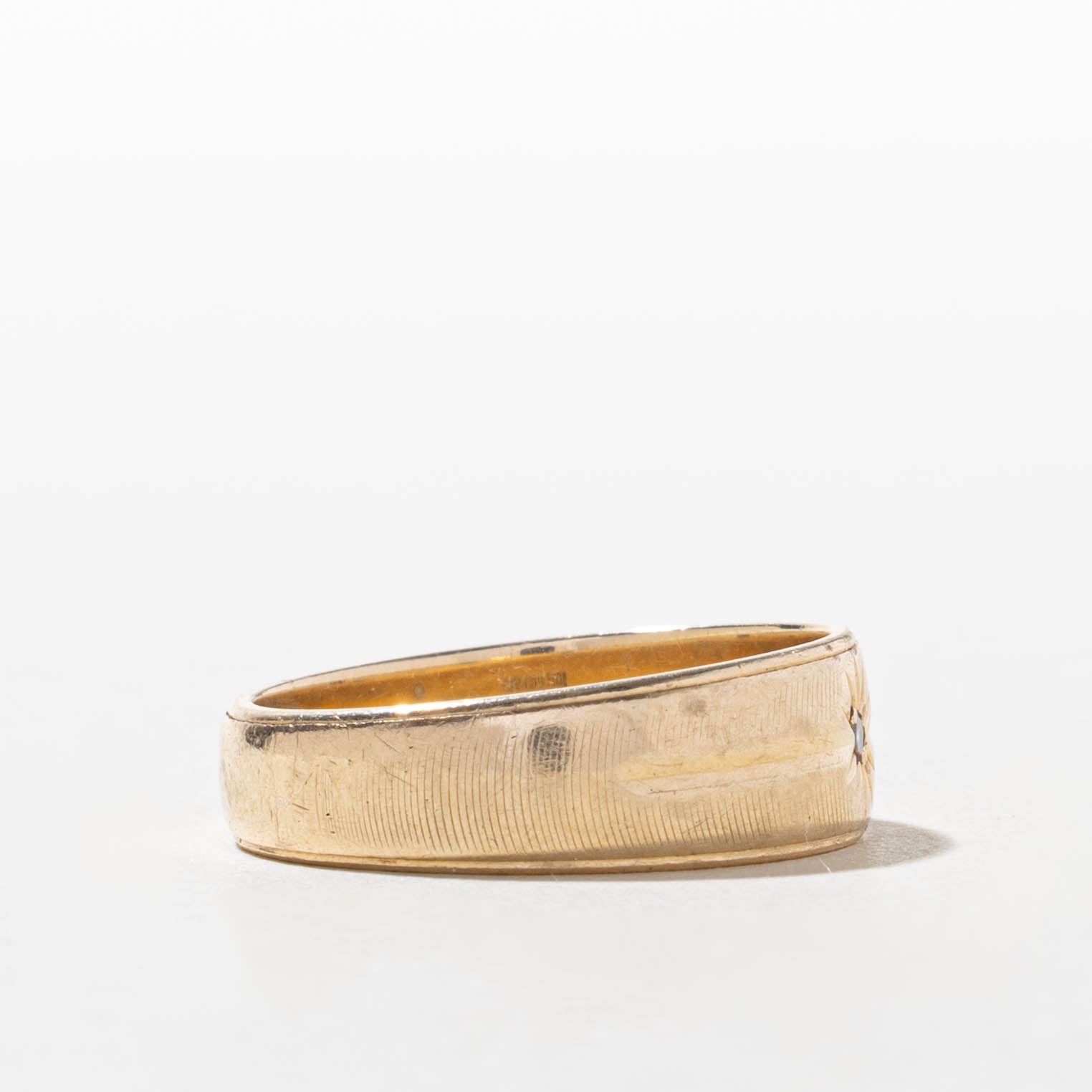 10k Star Set Diamond Textured Band | SZ 9.5