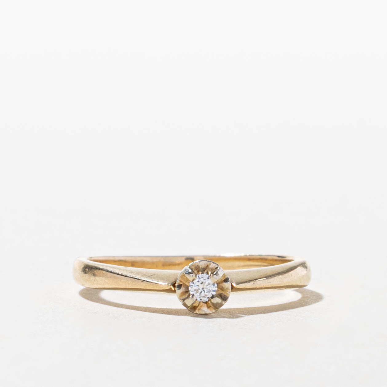10k Round Brilliant Cut Diamond Petite Ring | SZ 6.5