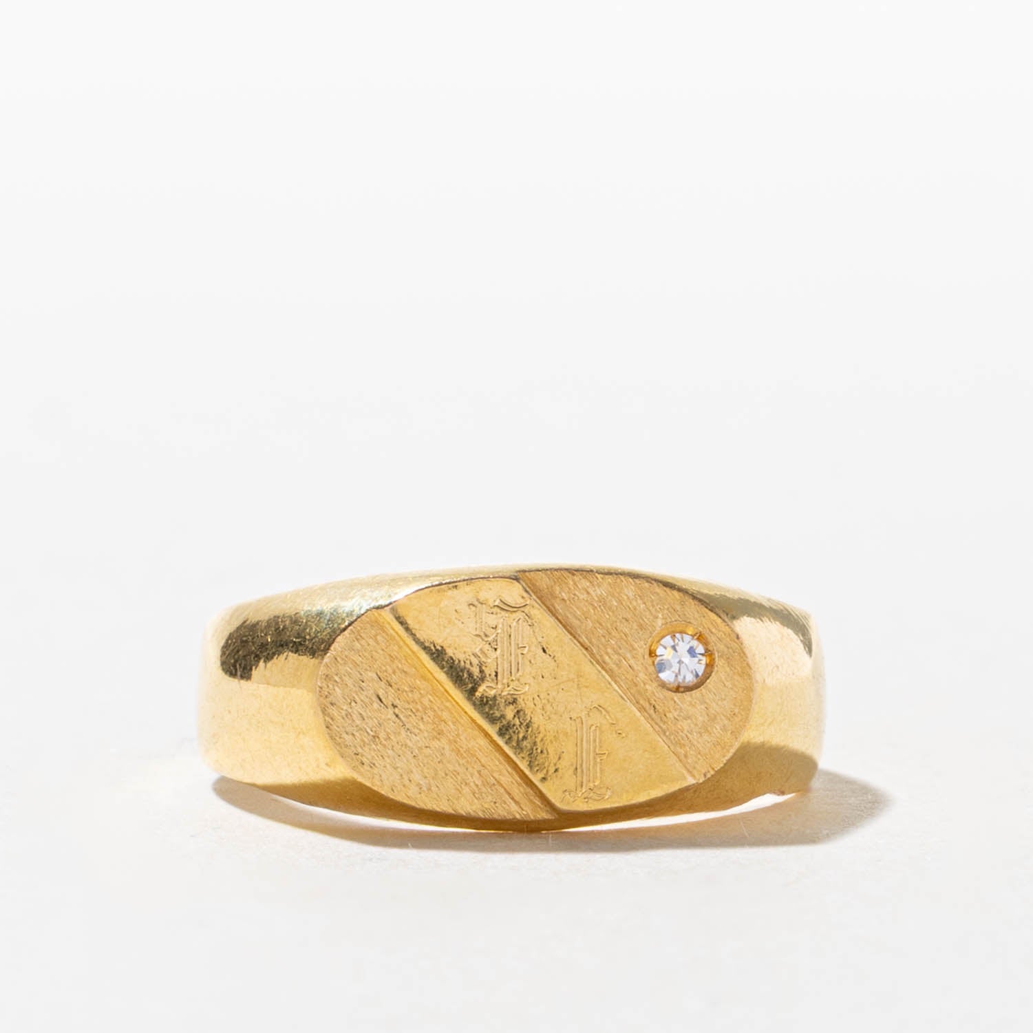 22k Diamond "JE" Initial Engraved Oval Signet Ring | SZ 9.5