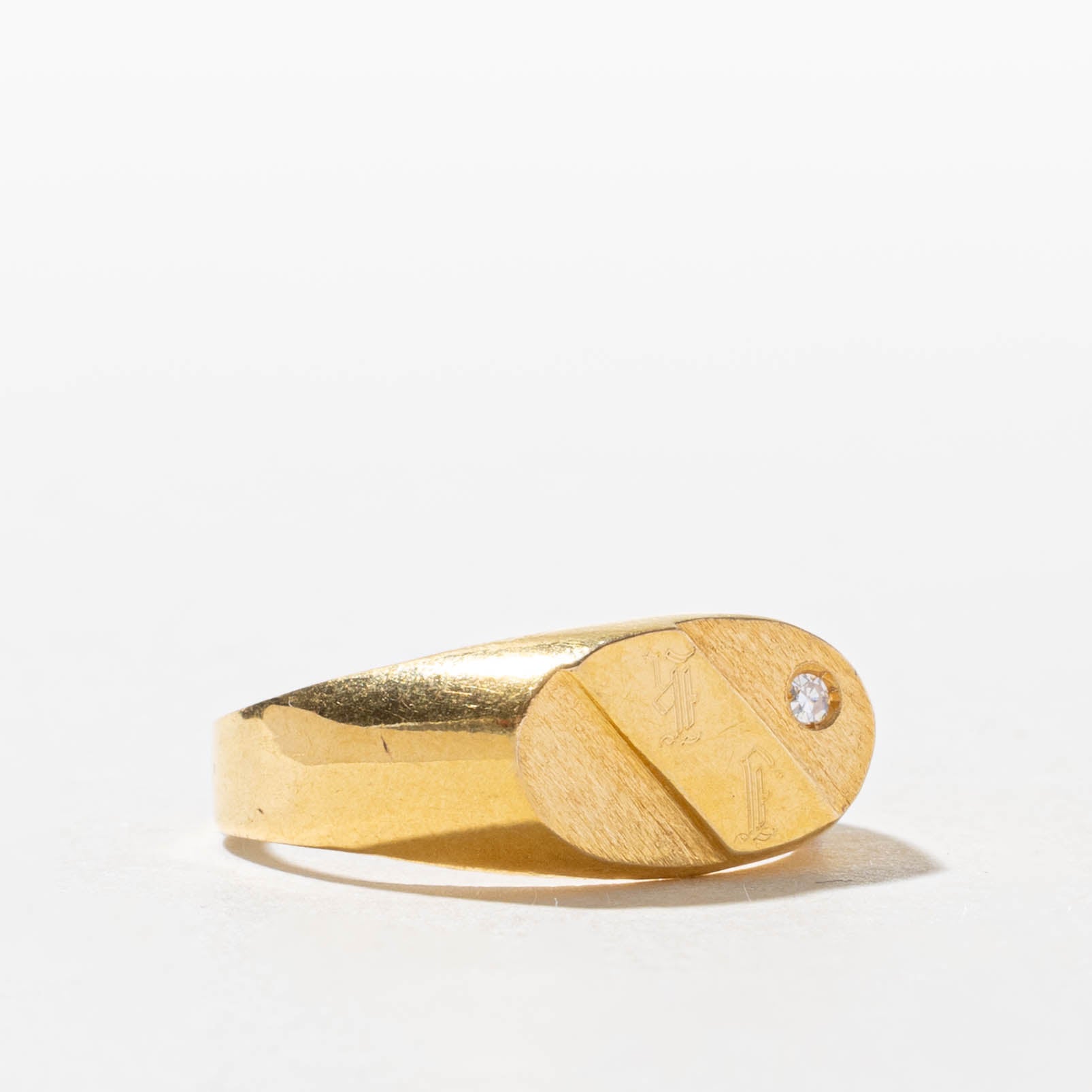 22k Diamond "JE" Initial Engraved Oval Signet Ring | SZ 9.5