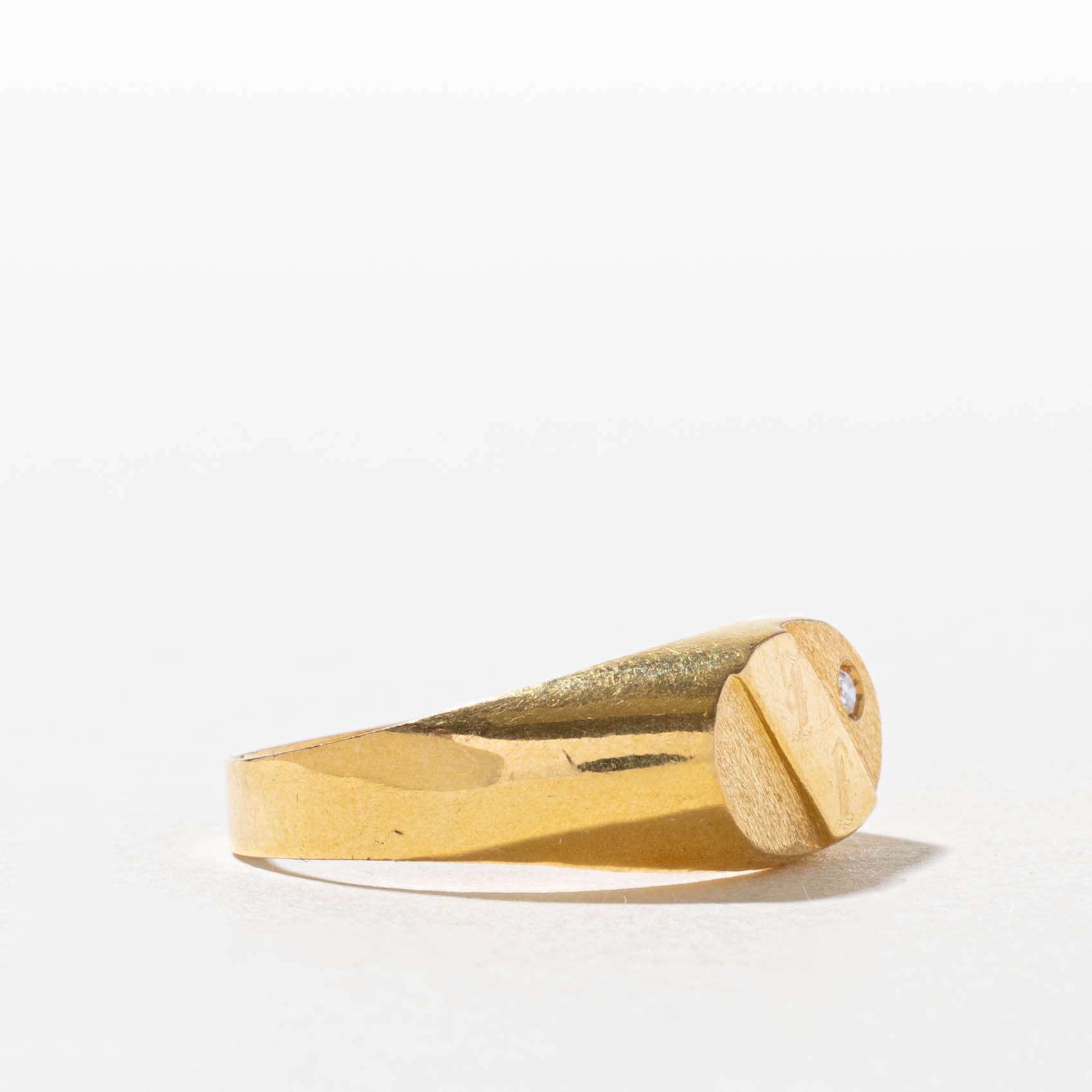 22k Diamond "JE" Initial Engraved Oval Signet Ring | SZ 9.5