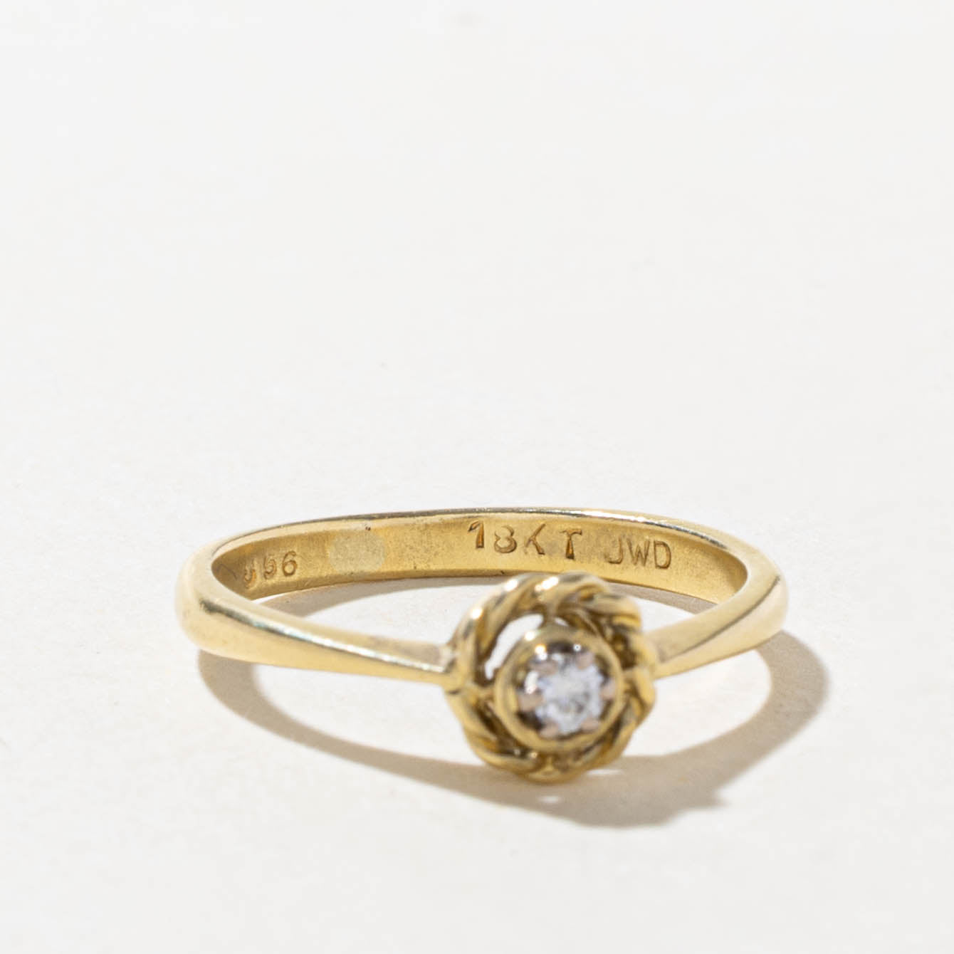 18k Single Diamond Flower Ring | SZ 6