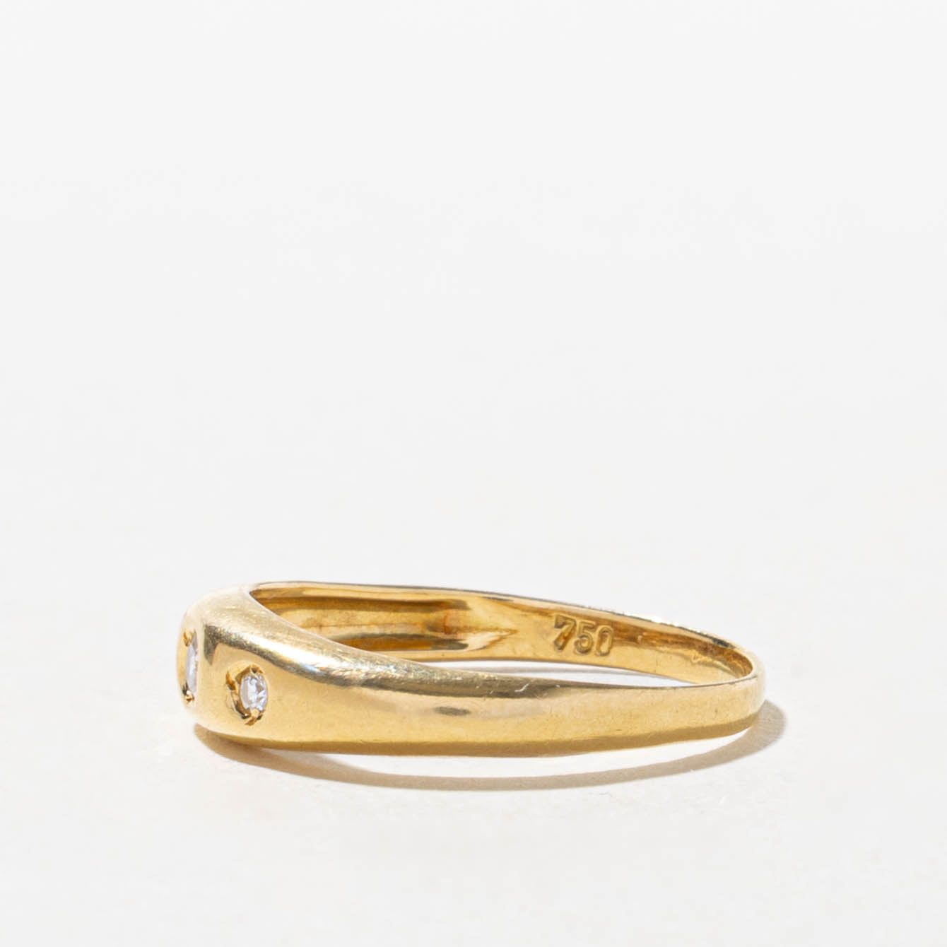18k Three Stone Flush Set Diamond Band | SZ 4.5