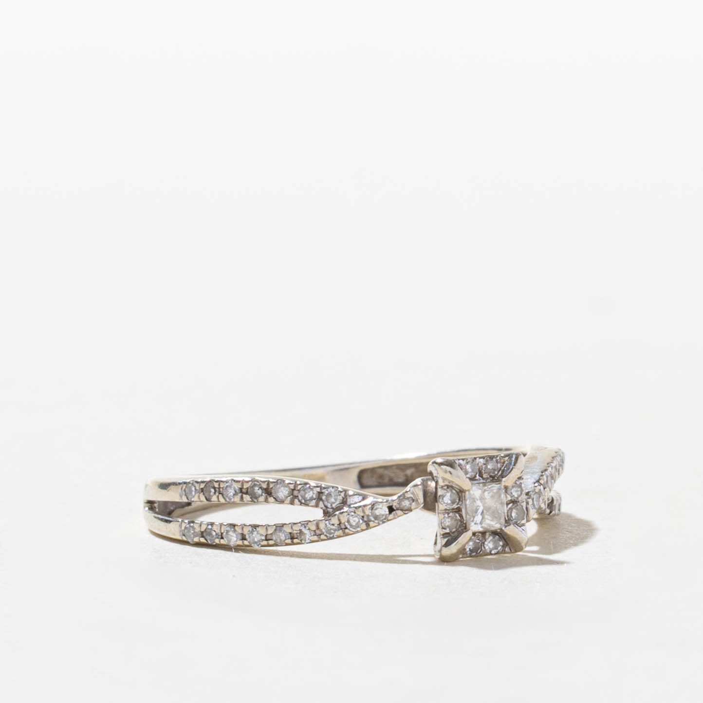 14k Princess Cut Diamond Halo Crossover Ring | SZ 4.75