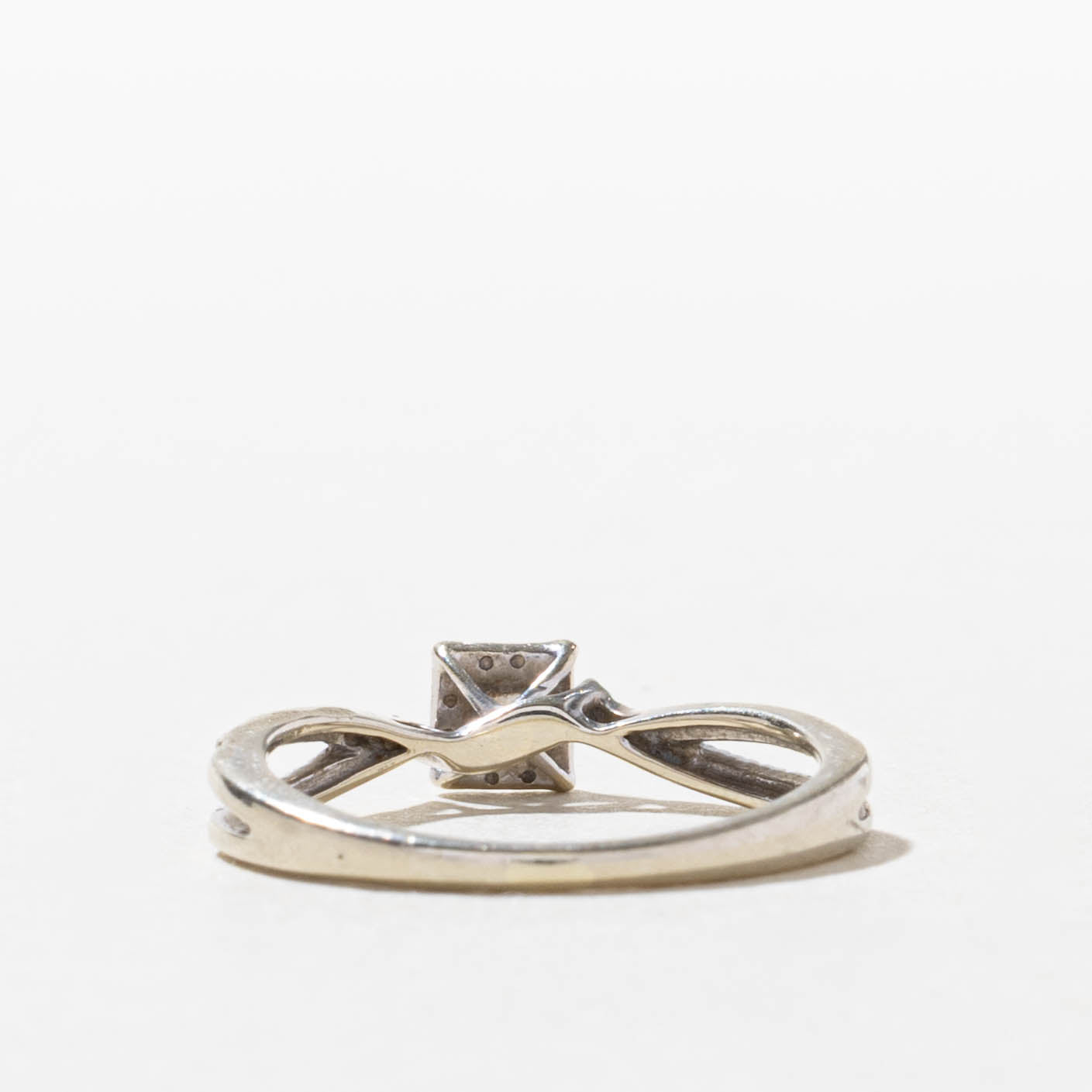 14k Princess Cut Diamond Halo Crossover Ring | SZ 4.75
