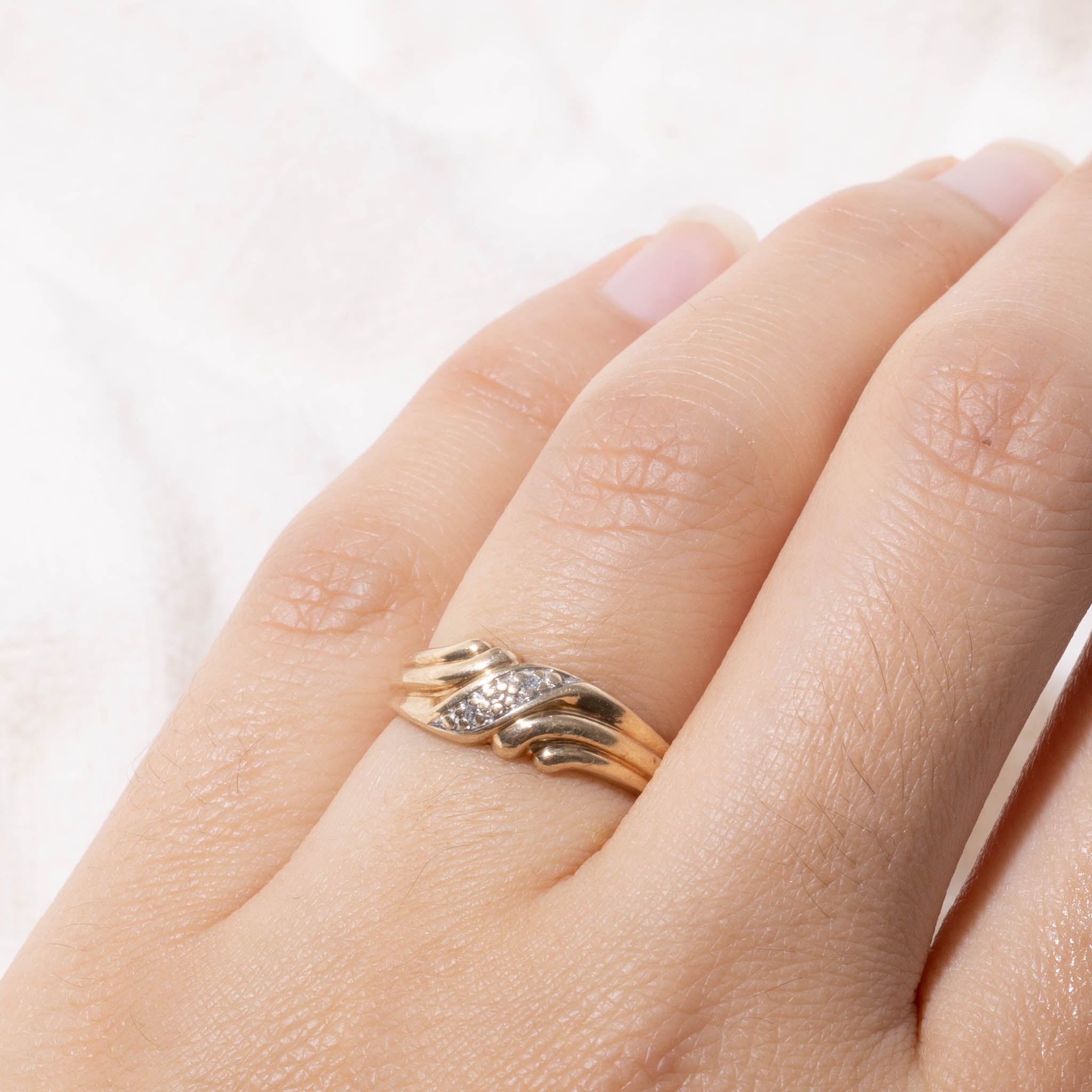 10k Diamond Wave Design Ring | SZ 5.25