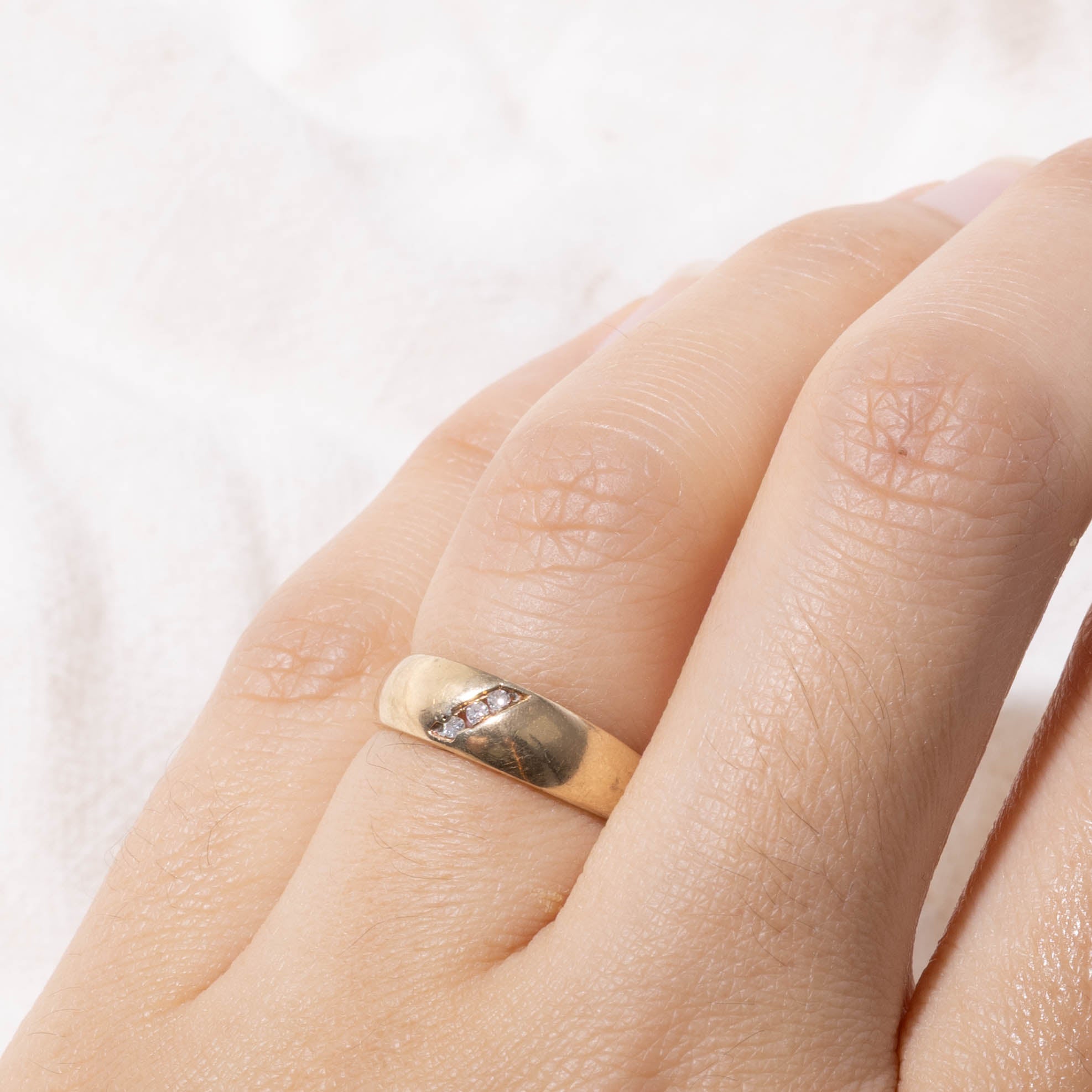 10k Three Stone Diagonal Set Diamond Band | SZ 4.5