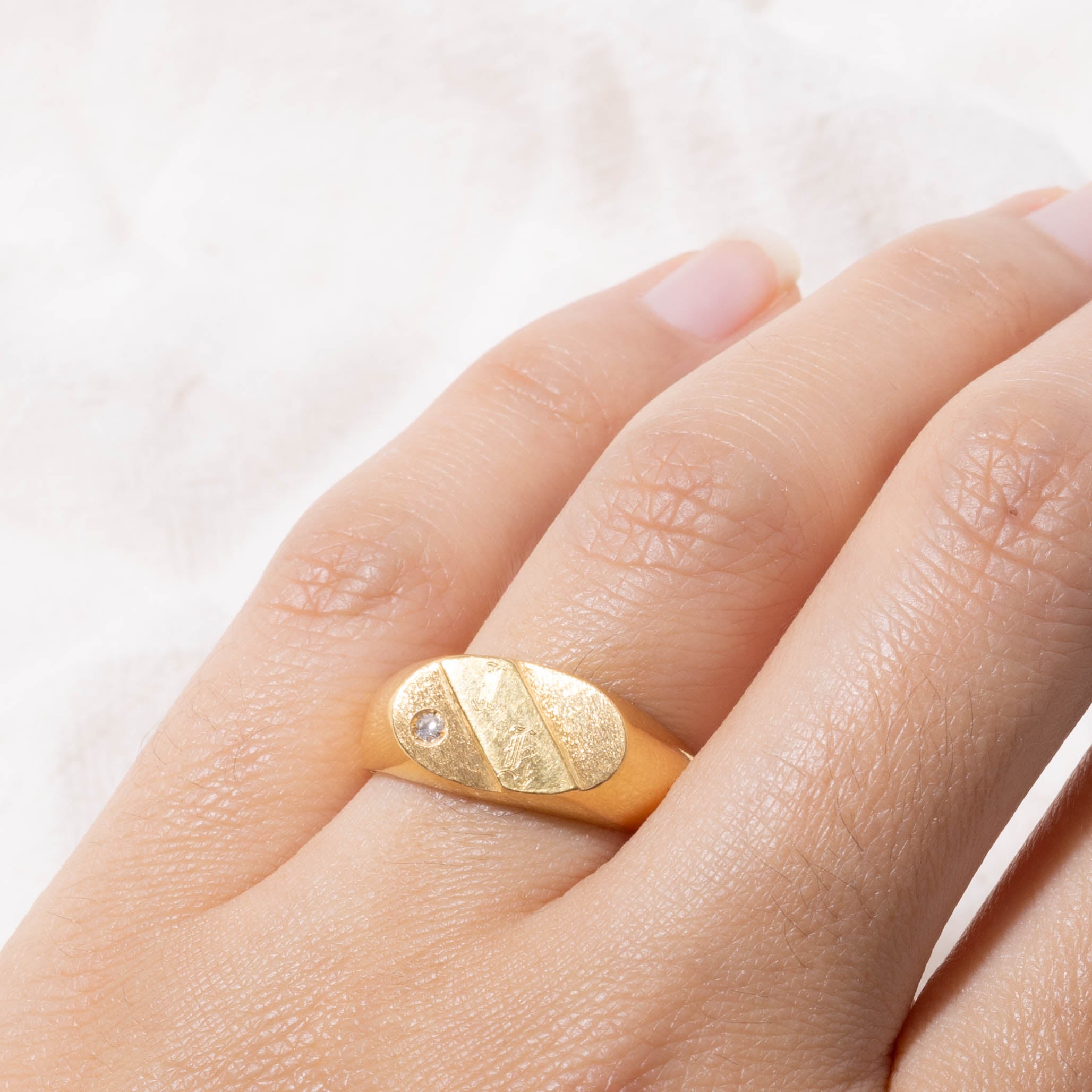 22k Diamond "JE" Initial Engraved Oval Signet Ring | SZ 9.5