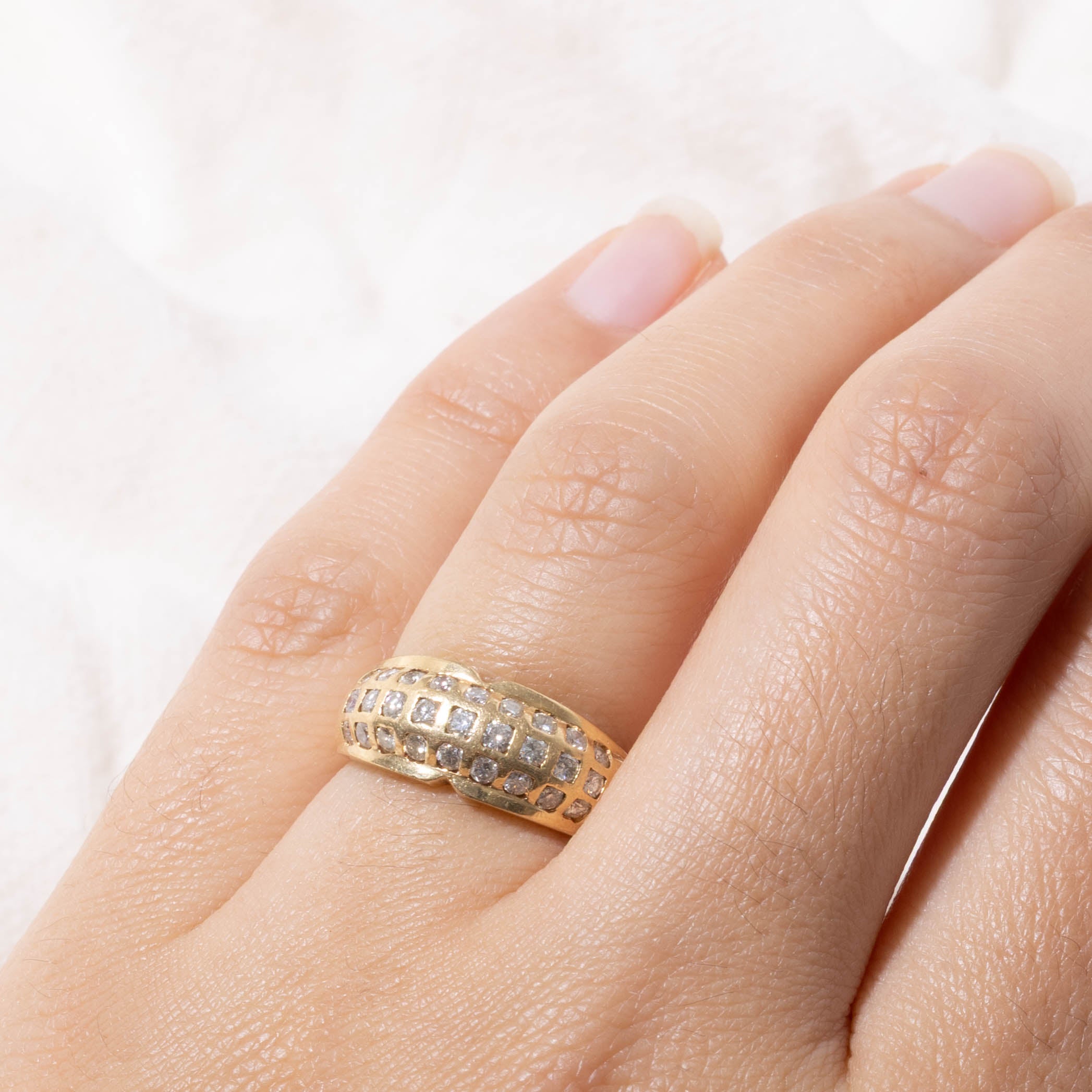 18k Diamond Grid Dome Ring | SZ 5.5