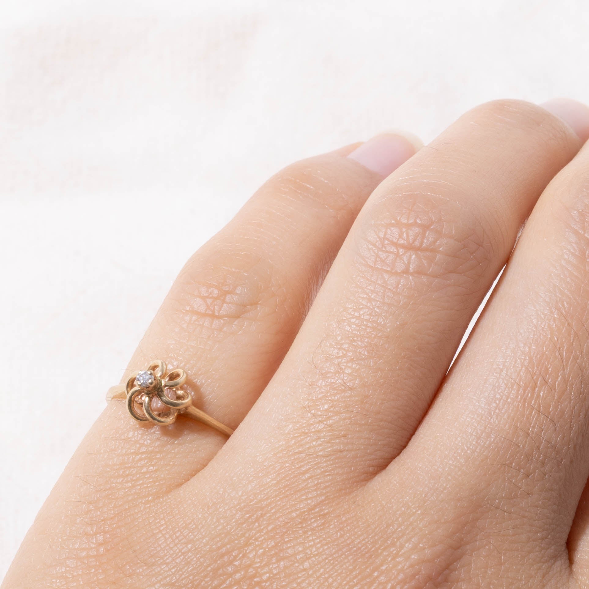 14k Diamond Spiral Floral Ring | SZ 3.5