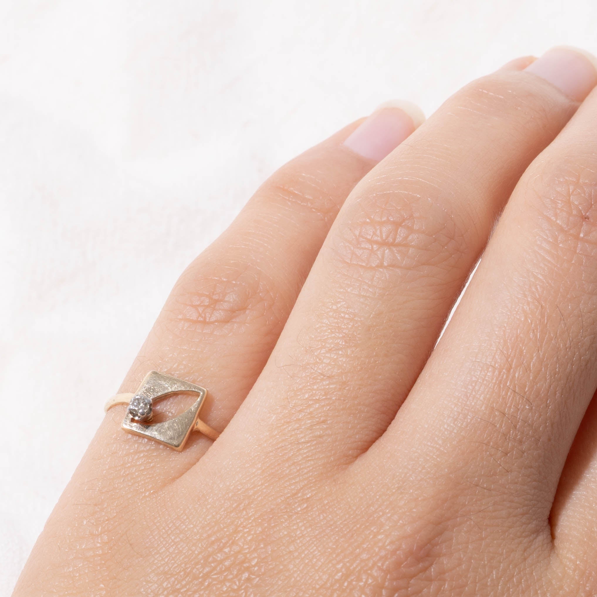 10k Single Diamond Geometric Ring | SZ 4.5