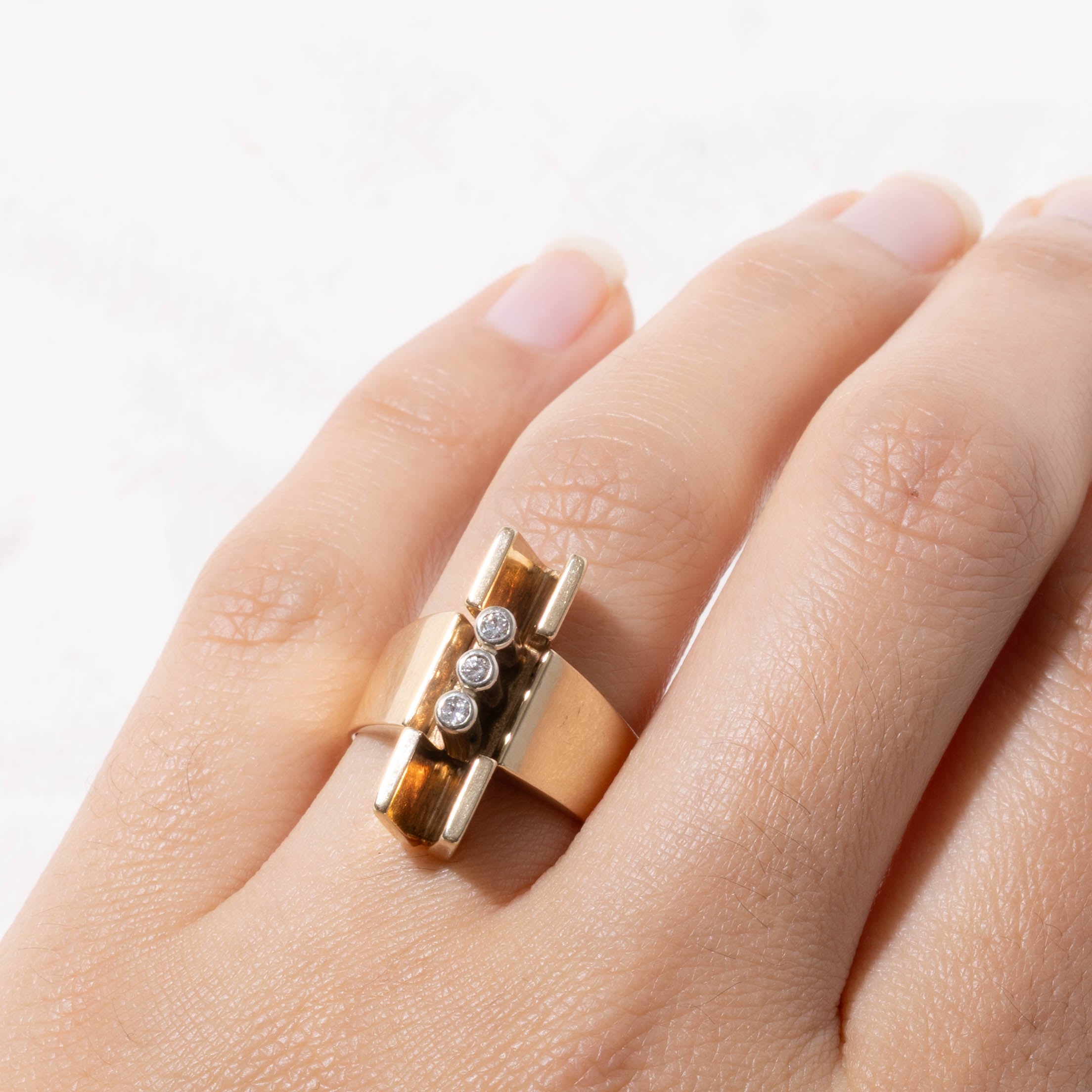 10k Bezel Set Diamond Bar Ring | SZ 7.5