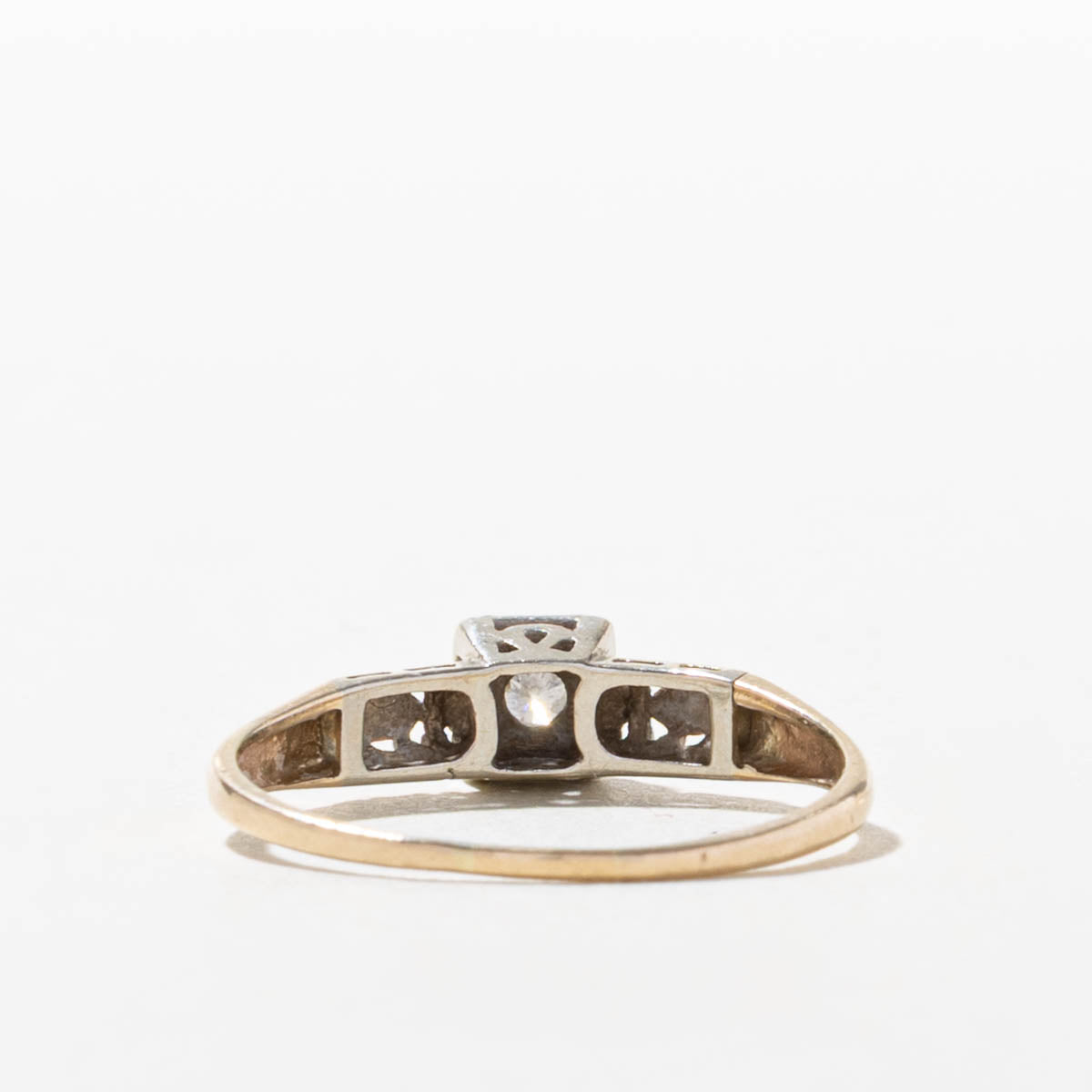 14k Illusion Set Diamond Textured Ring | SZ 8