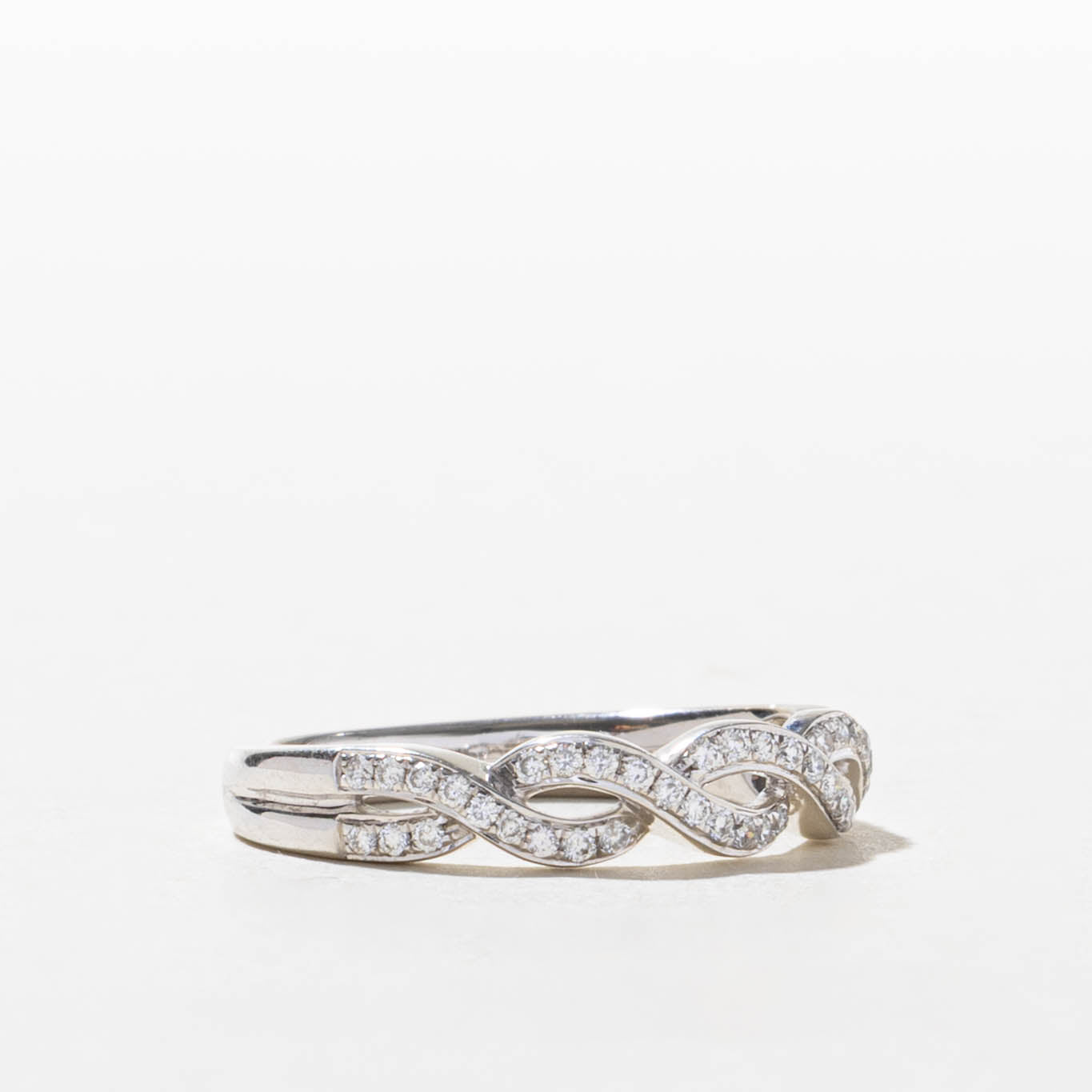 14k Pavé Set Diamond Crossover Ring | SZ 7