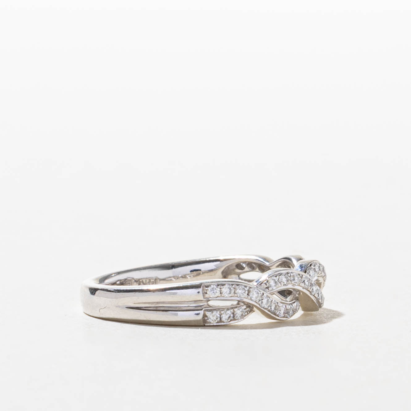 14k Pavé Set Diamond Crossover Ring | SZ 7