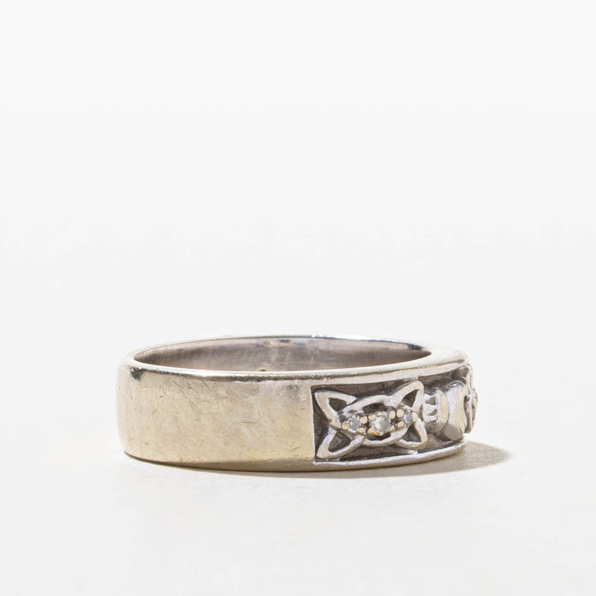 14k Diamond Claddagh Band | 5.35mm | SZ 5