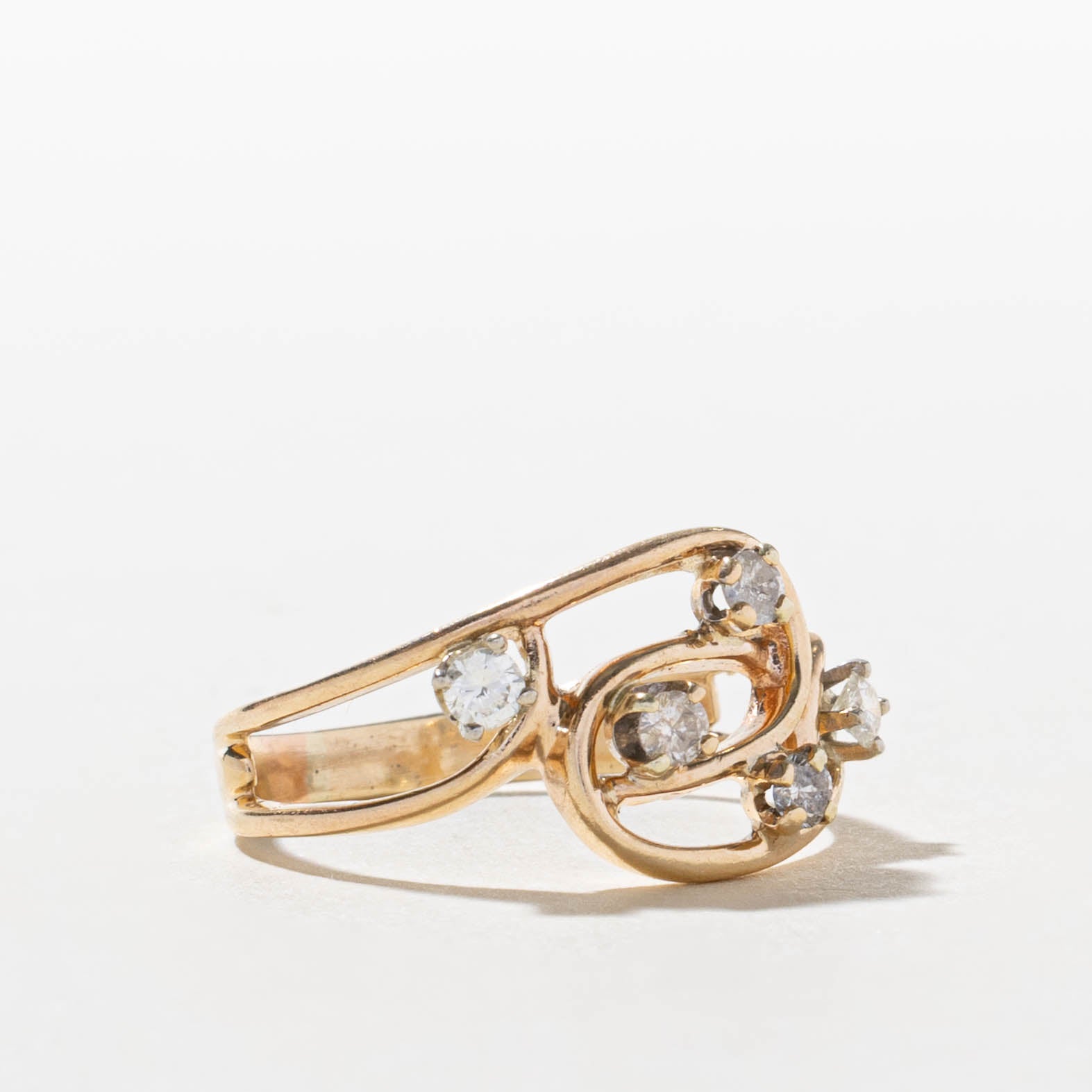 10k Scattered Diamond Openwork Crossover Ring | SZ 10.5
