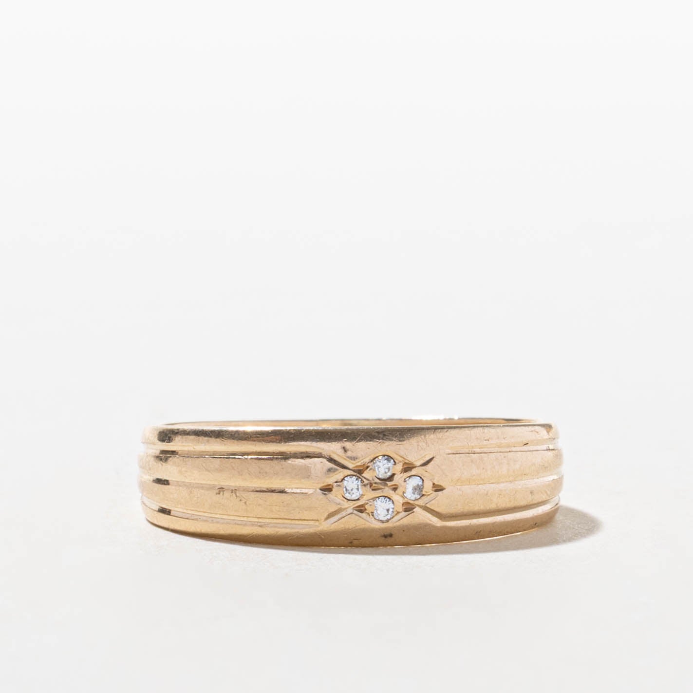 10k Diamond Rhombus Cluster Grooved Band | SZ 11