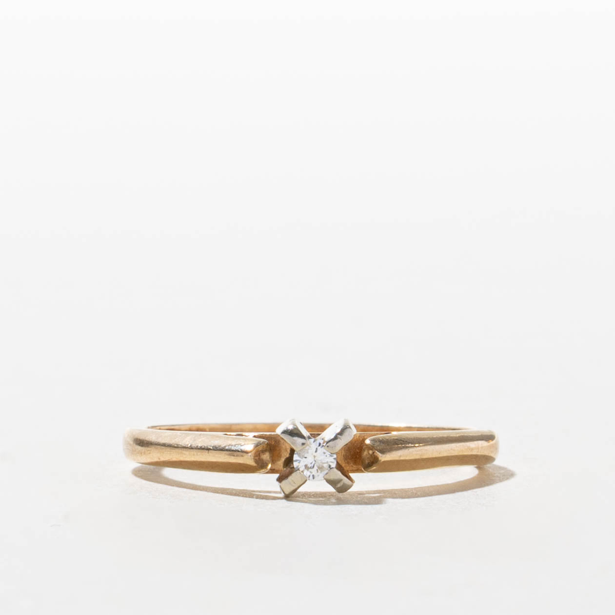 10k Single Stone Diamond Petite Ring | SZ 7.5