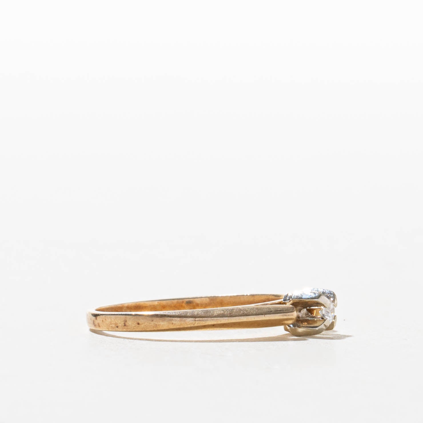 10k Single Stone Diamond Petite Ring | SZ 7.5