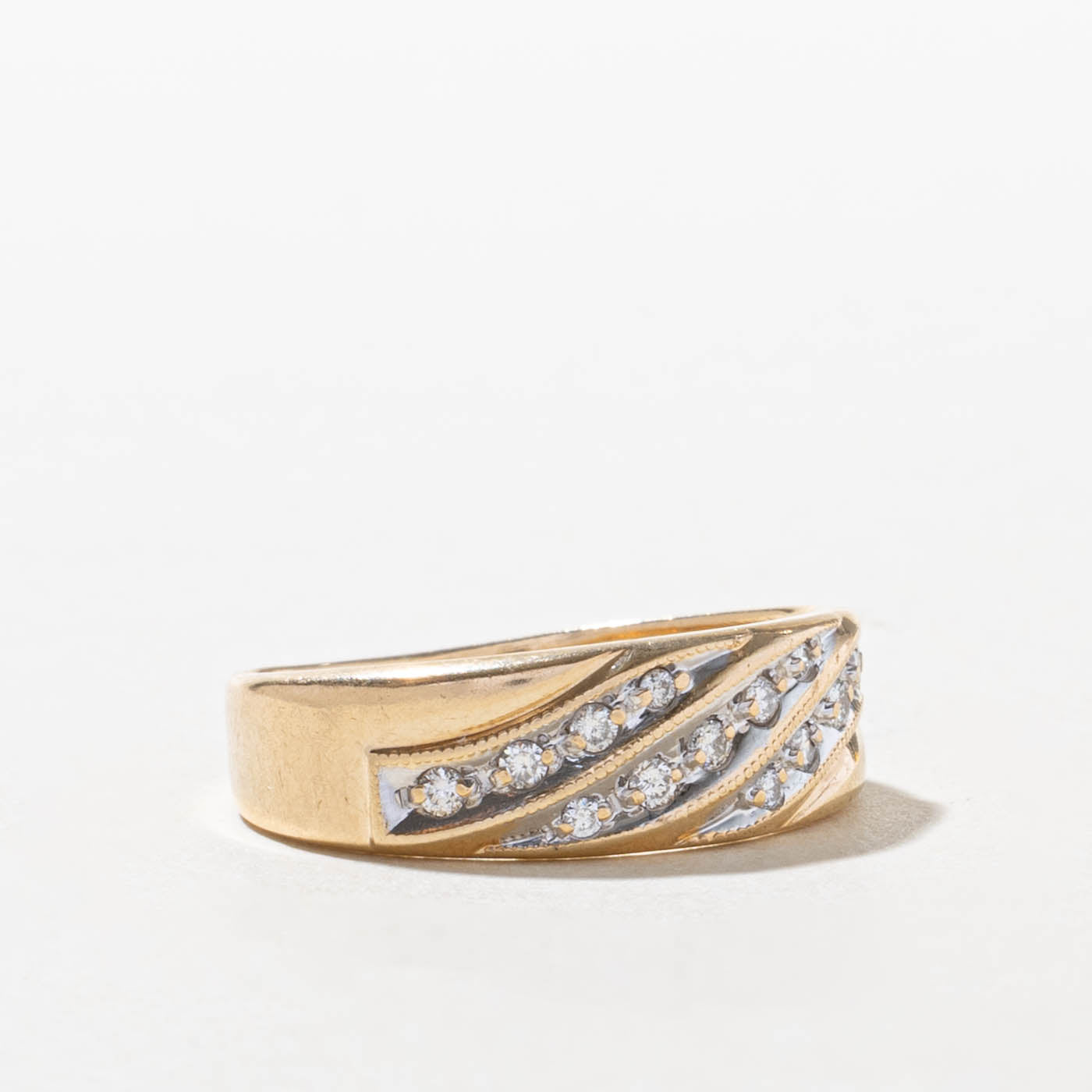 10k Multi Row Diamond Wave Band | SZ 9.5
