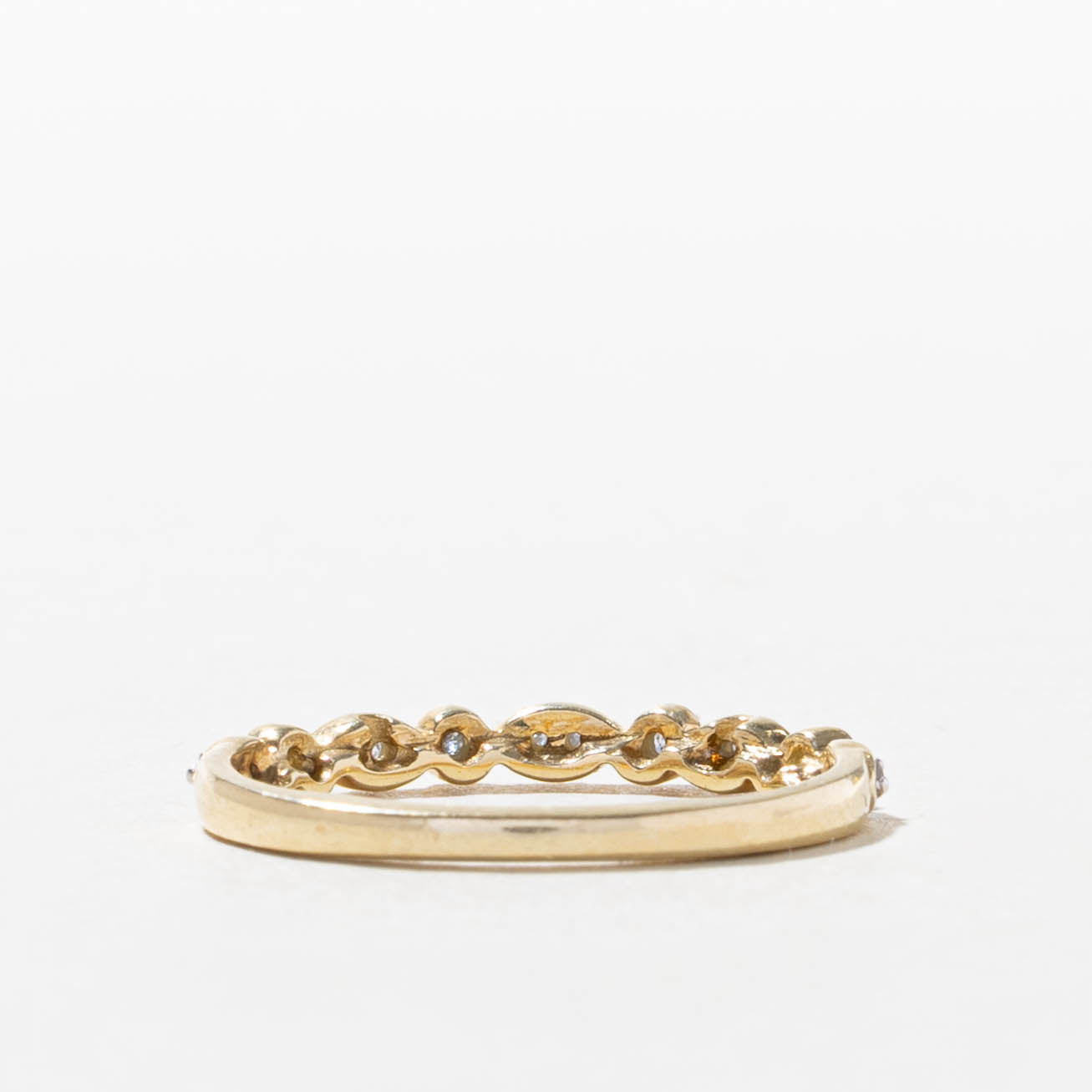 10k Bezel Set Diamond Marquise Patterned Band | SZ 6