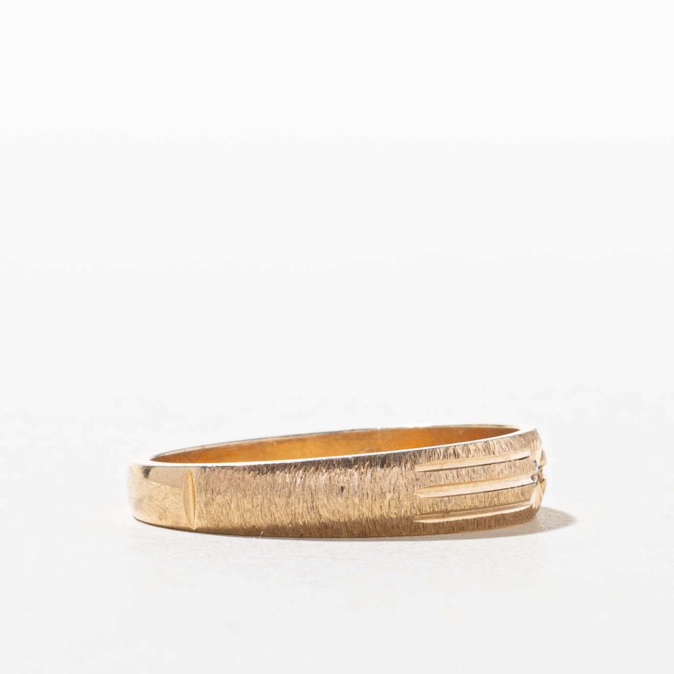 10k Single Diamond Textured Grooved Band | SZ 9.75