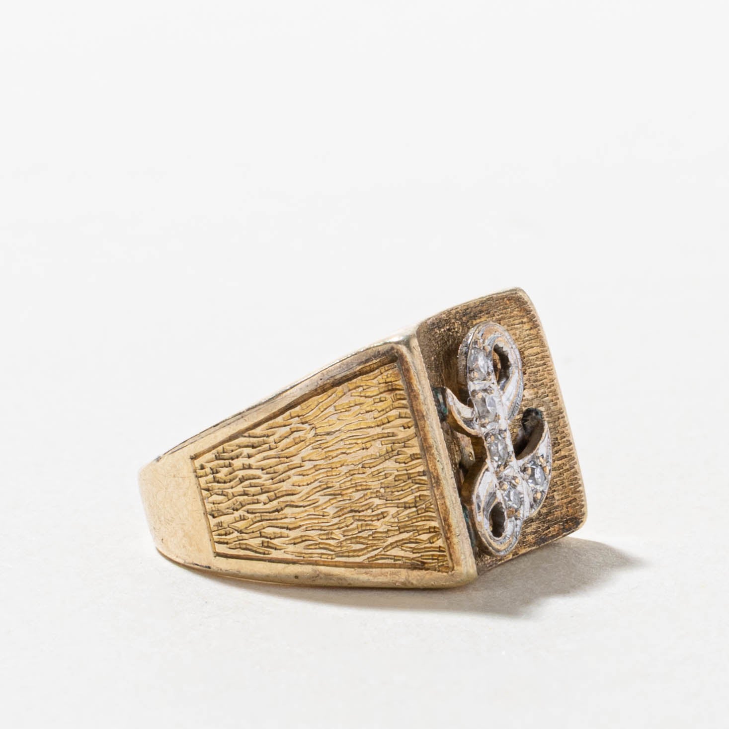 10k Diamond "L" Initial Textured Signet Ring | SZ 4.25