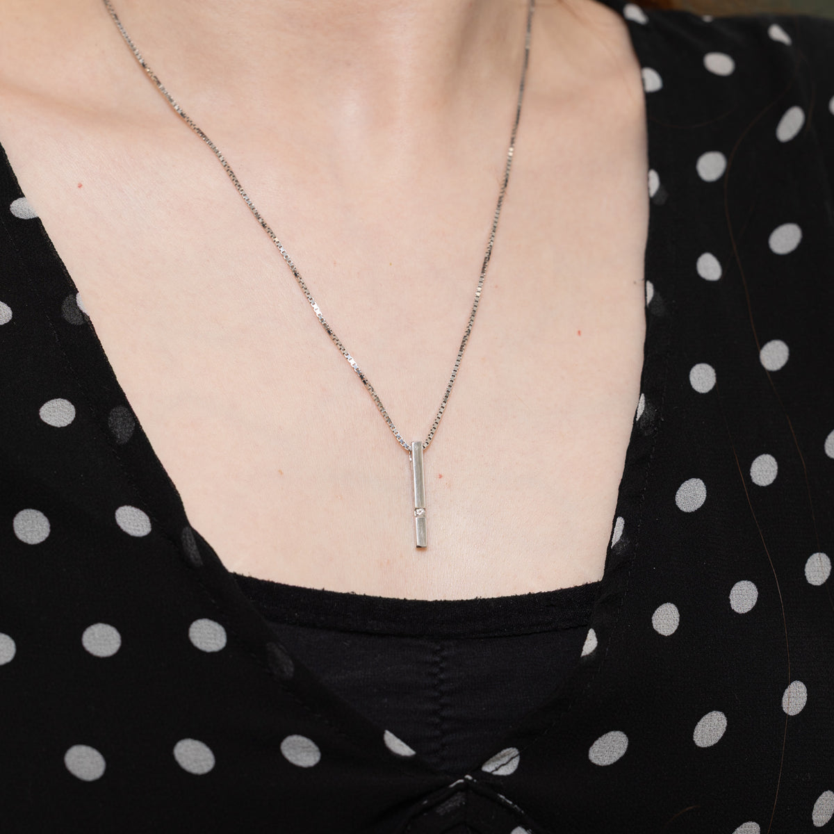 London Flush Set Diamond Bar Pendant Necklace | 19"