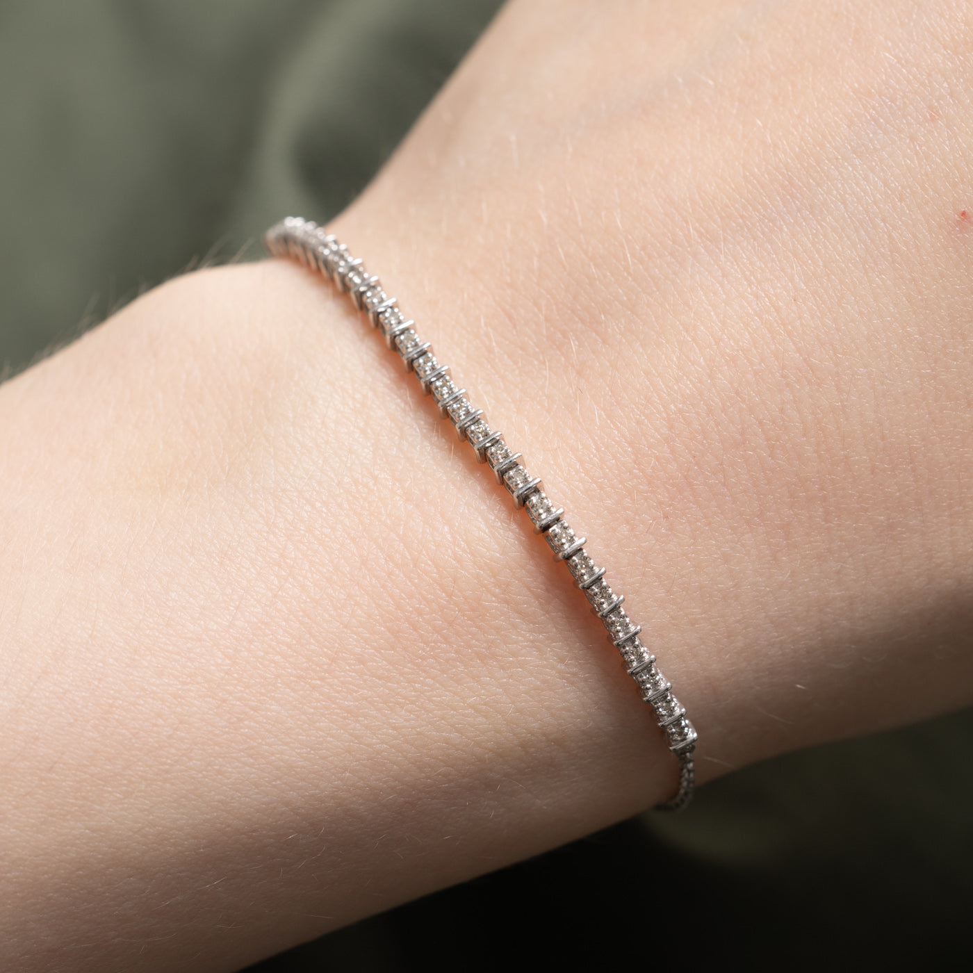 10k Diamond Grooved Adjustable Bracelet | 8"